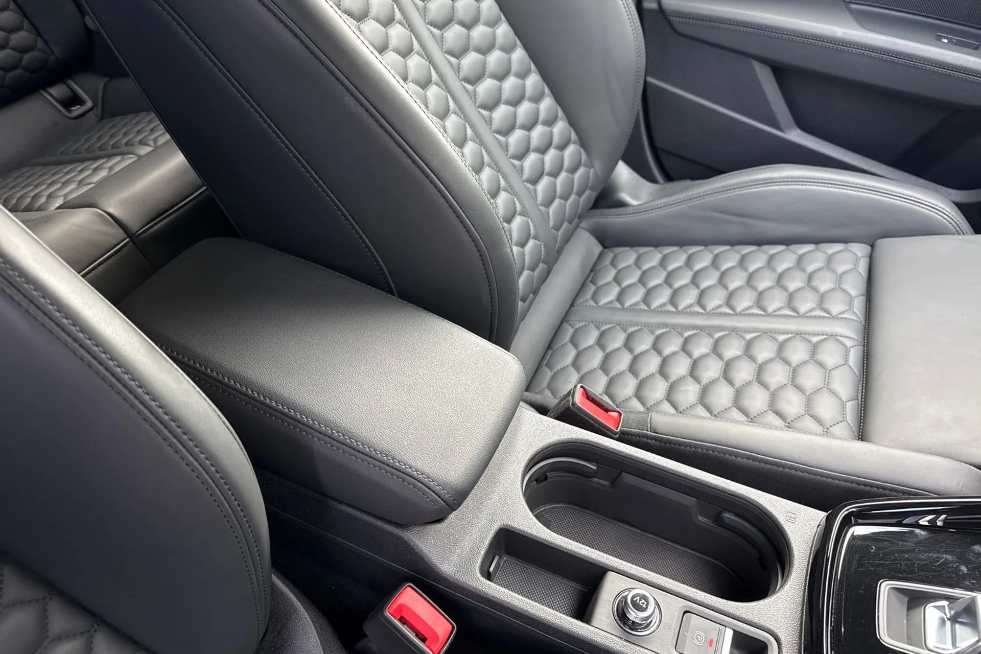 Audi RS3 thumbnail image number 31