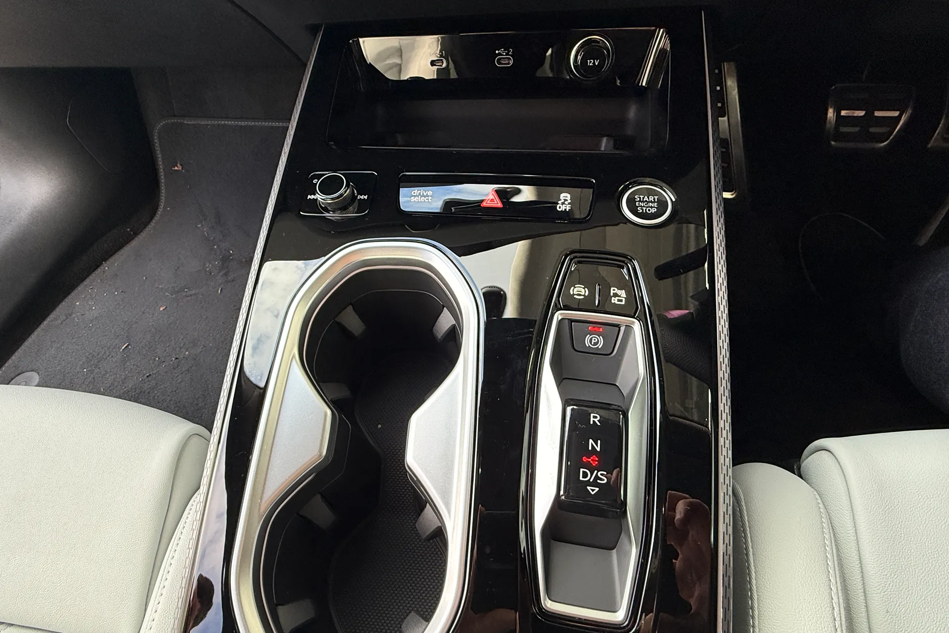 Audi A6 thumbnail image number 18