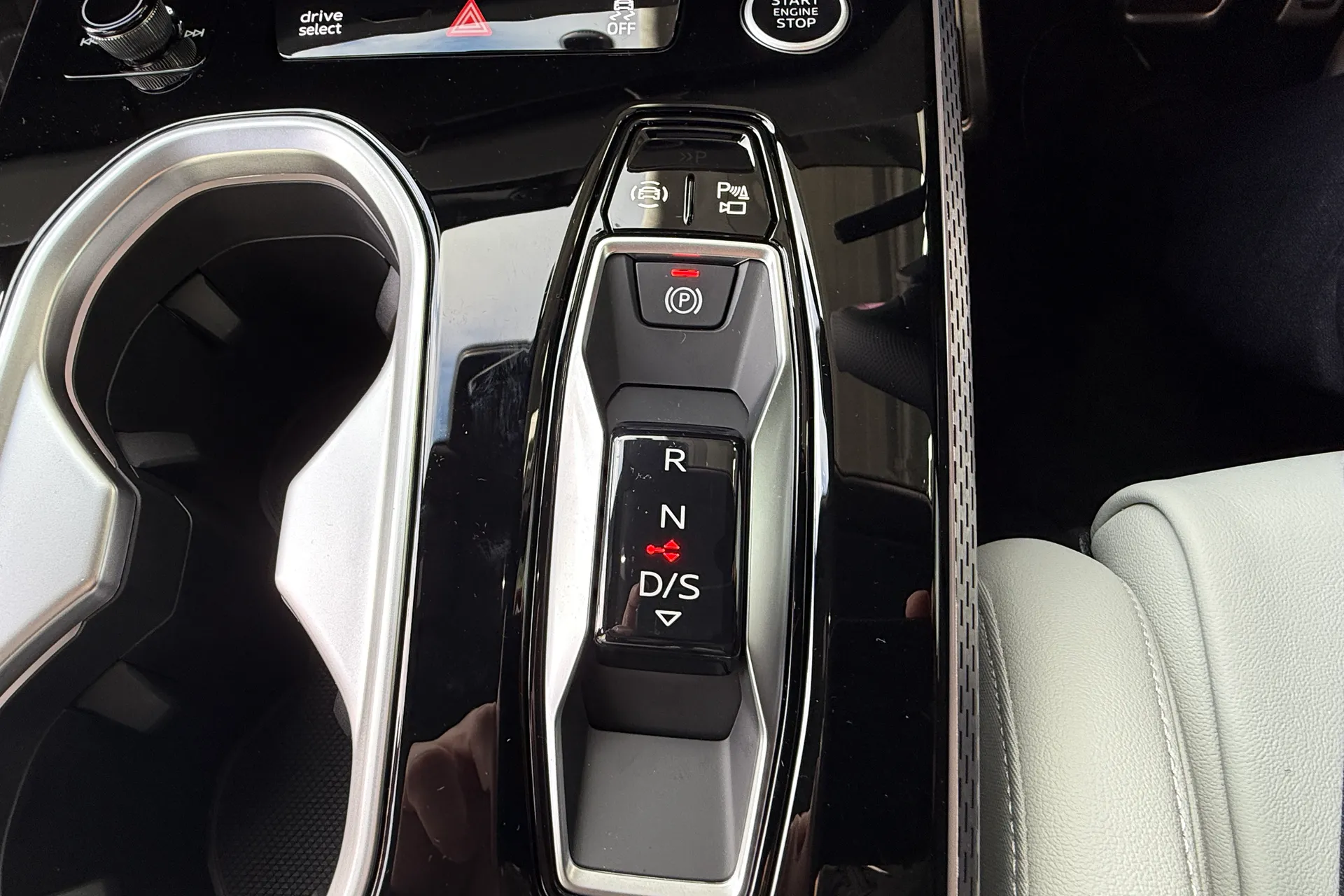 Audi A6 thumbnail image number 21