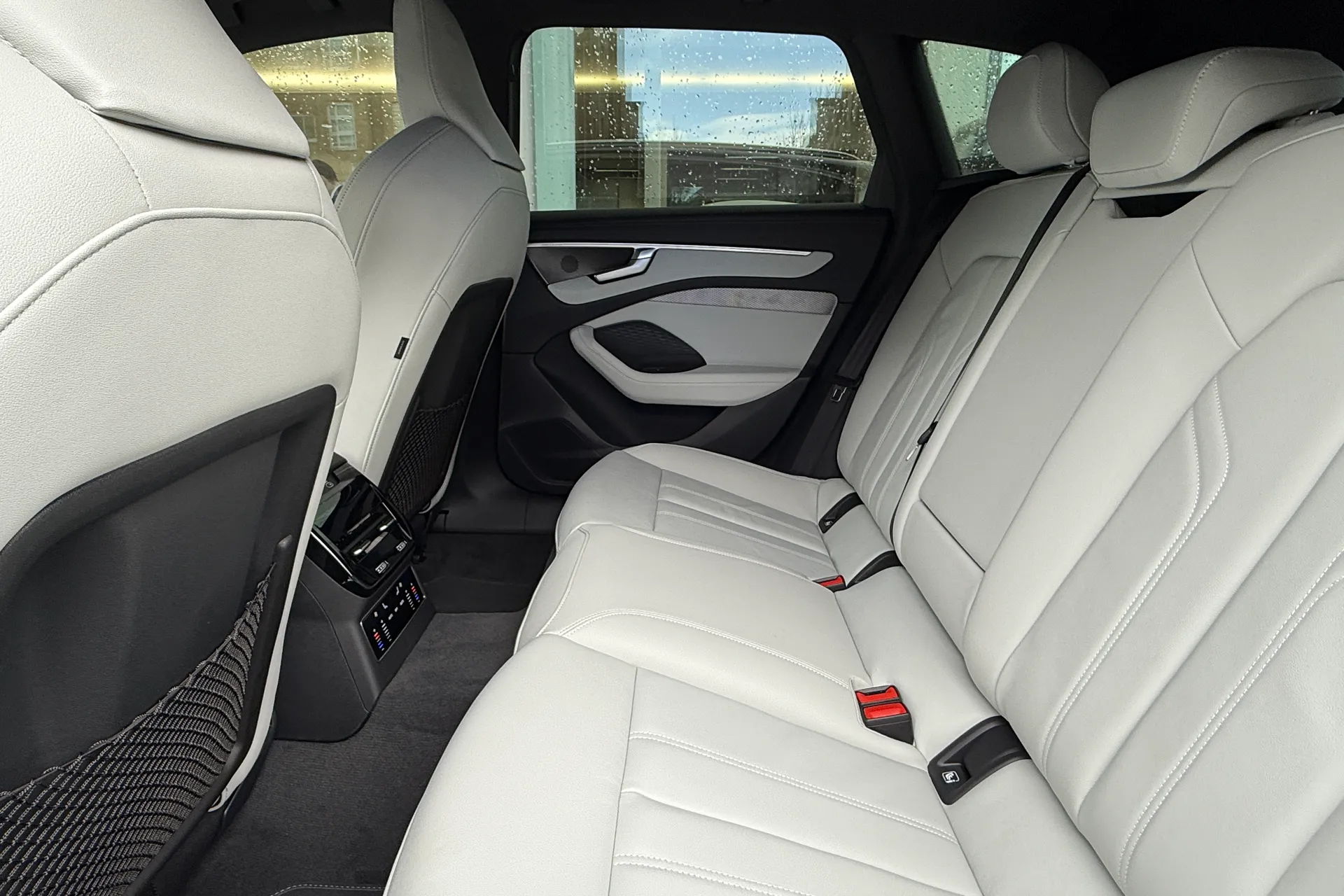 Audi A6 thumbnail image number 41