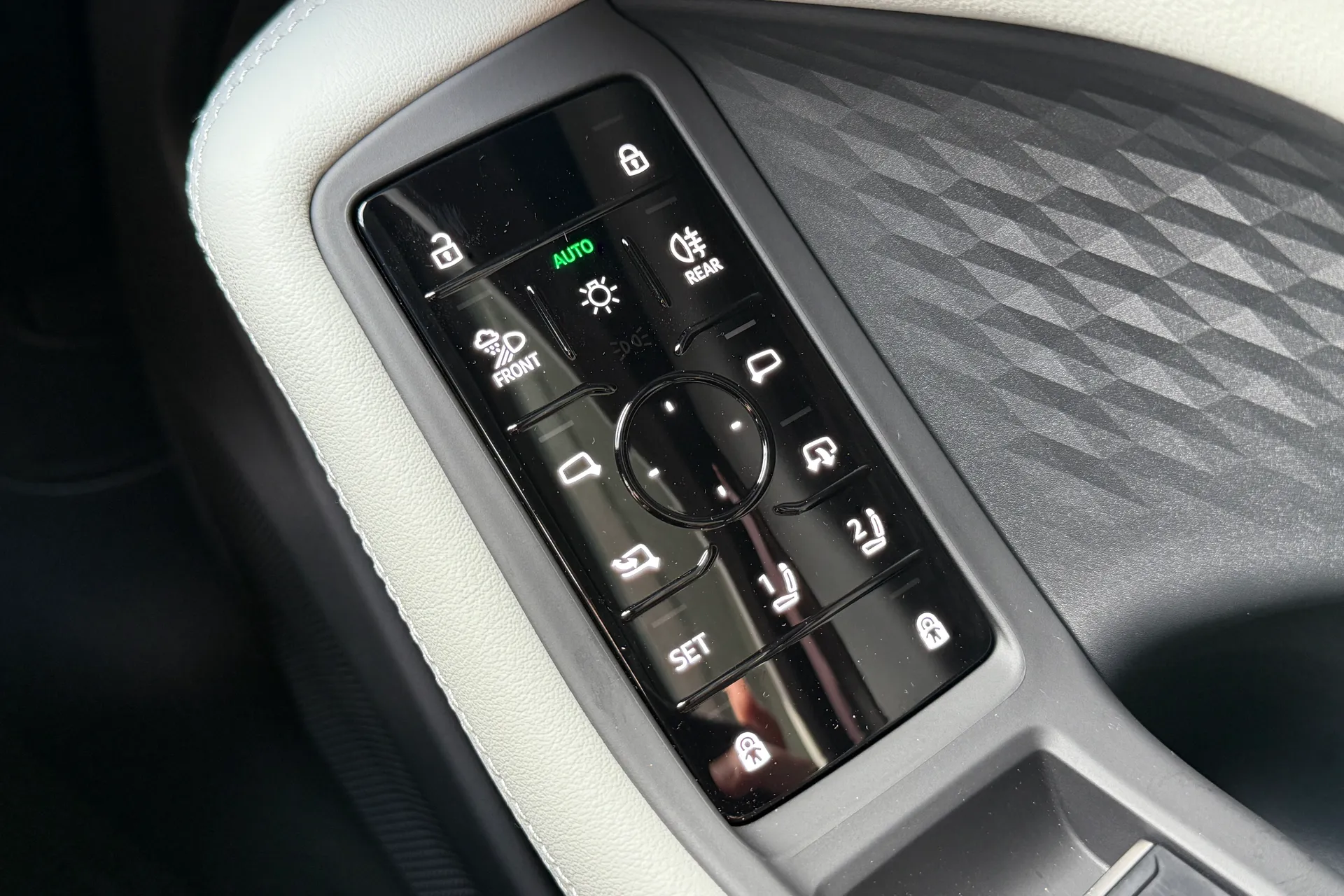 Audi A6 thumbnail image number 23