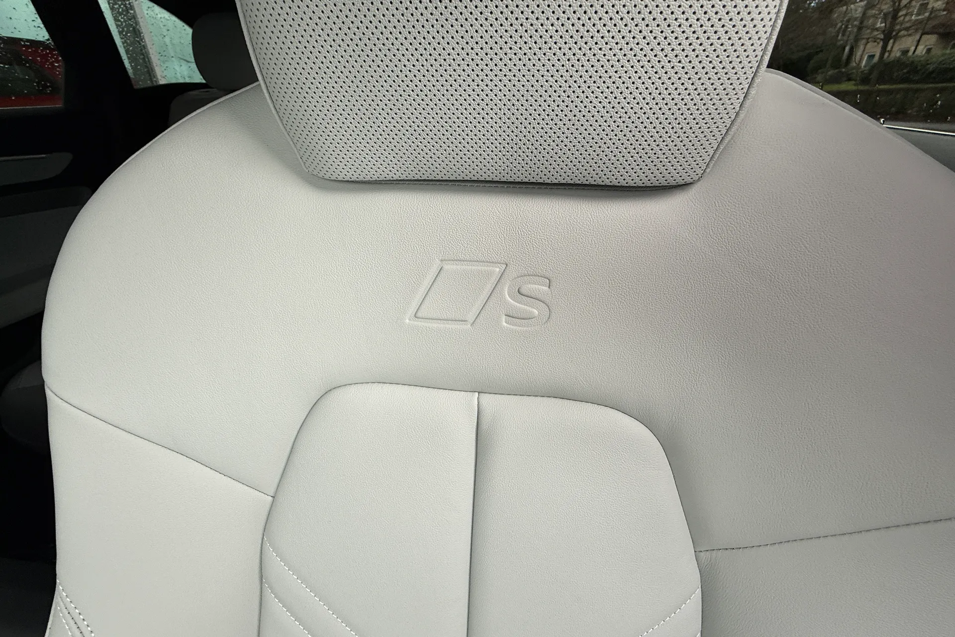 Audi A6 thumbnail image number 42