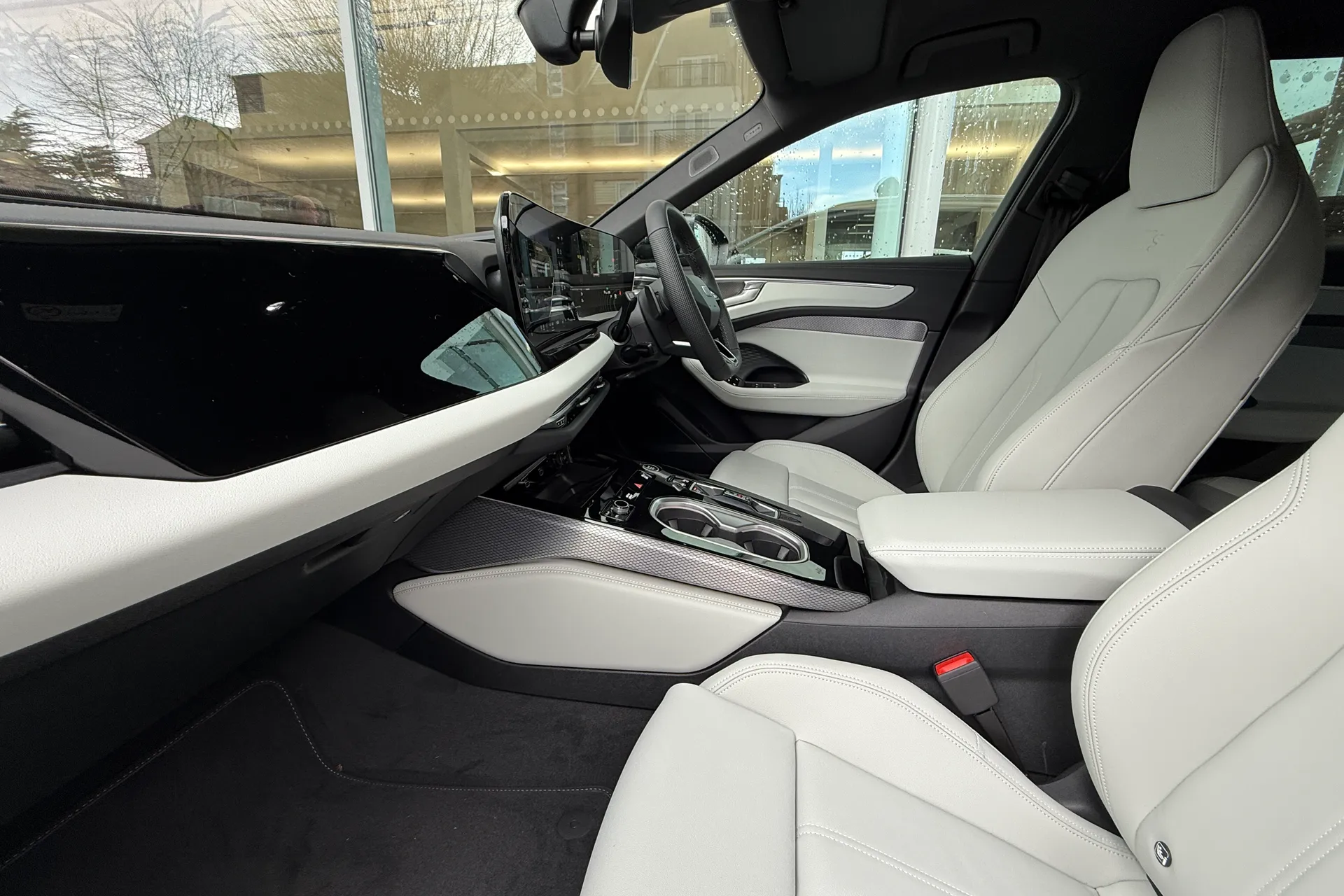 Audi A6 thumbnail image number 9