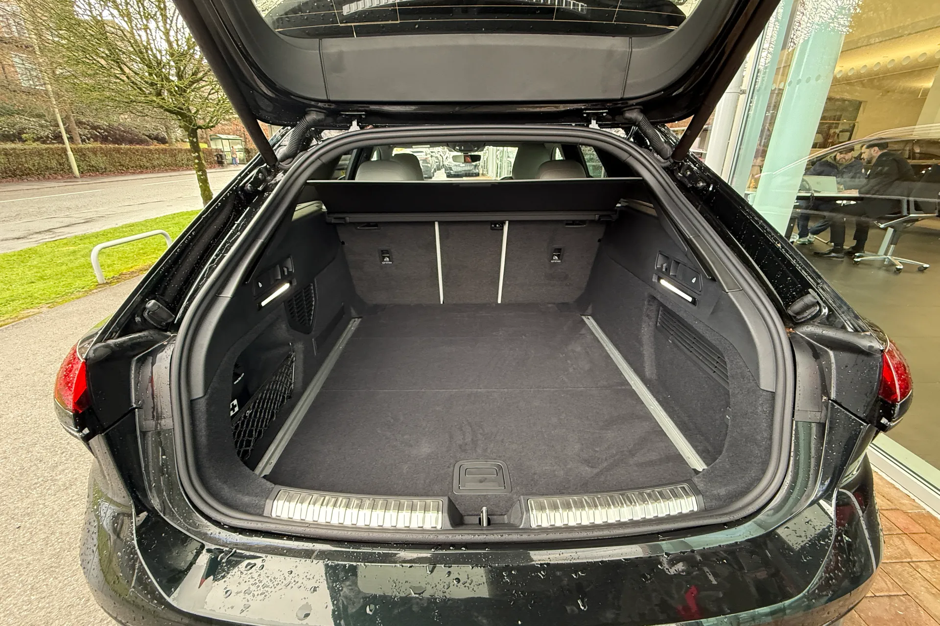 Audi A6 thumbnail image number 35