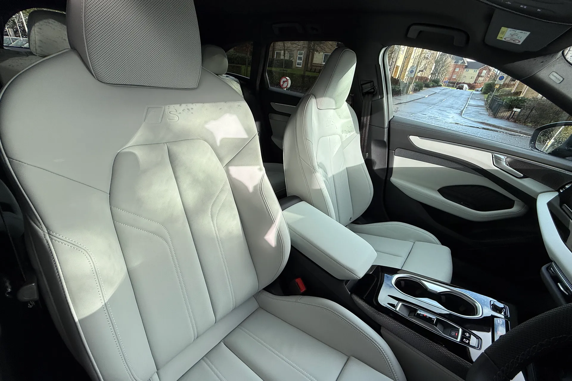 Audi A6 thumbnail image number 26