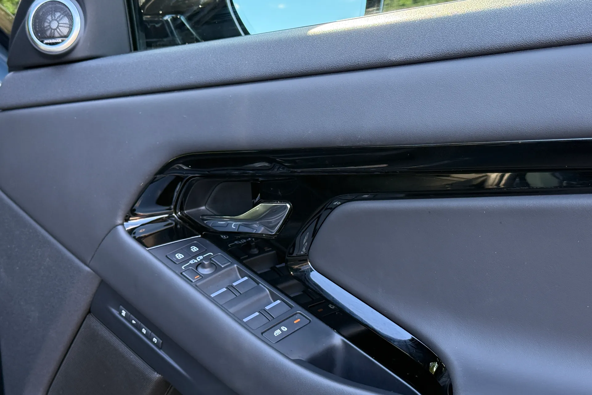 LAND ROVER RANGE ROVER EVOQUE thumbnail image number 26