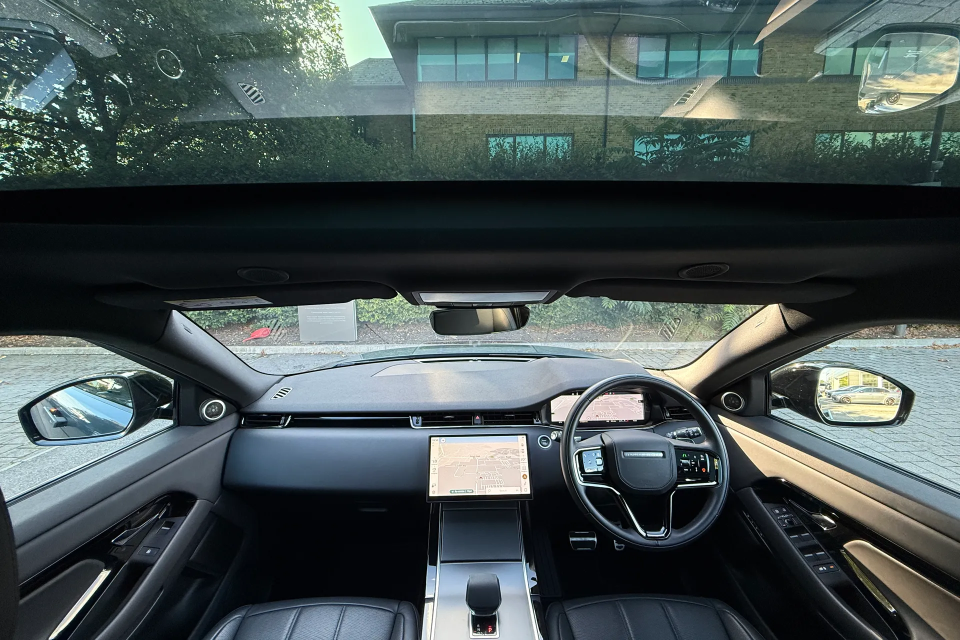 LAND ROVER RANGE ROVER EVOQUE thumbnail image number 3