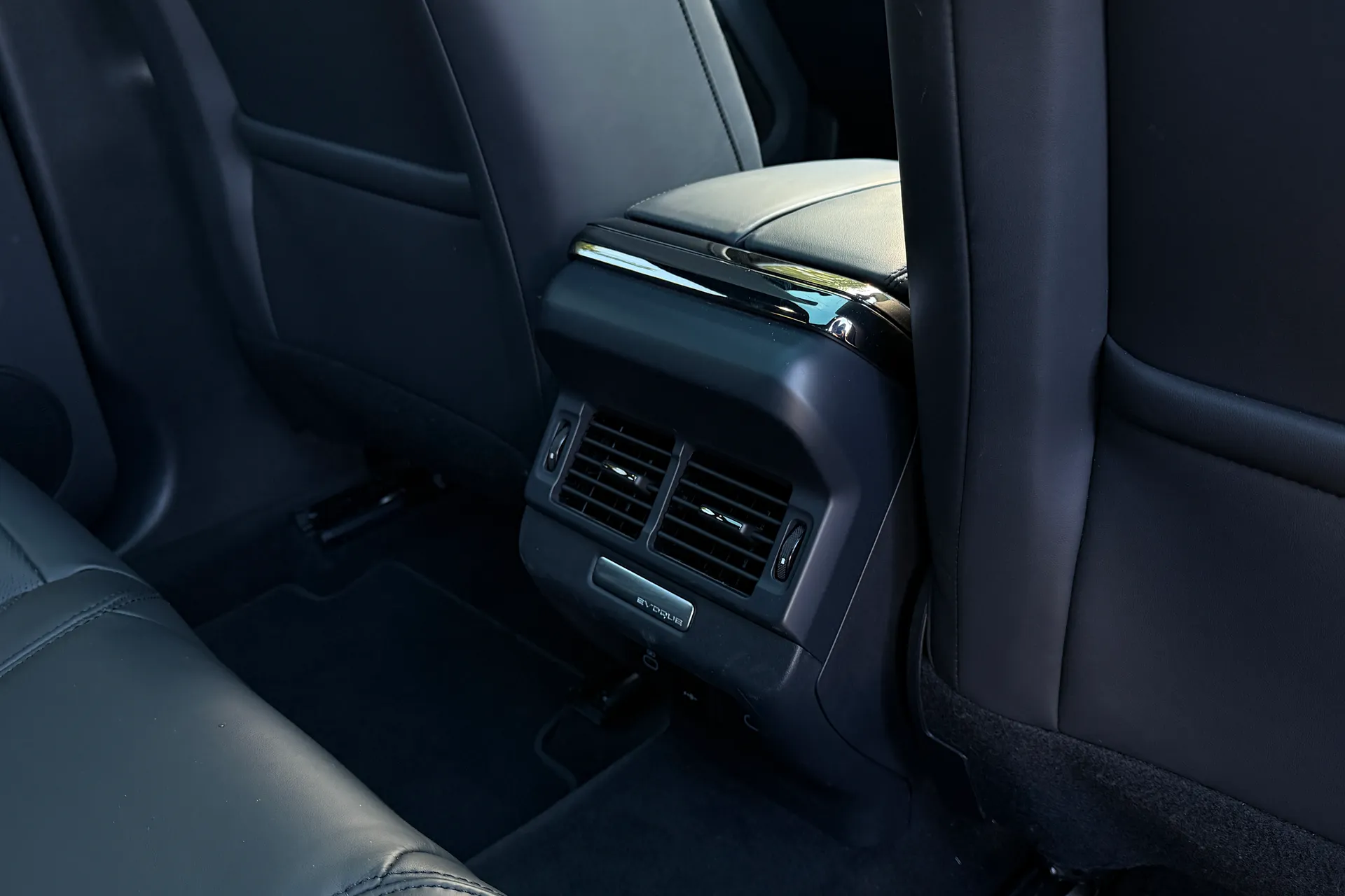 LAND ROVER RANGE ROVER EVOQUE thumbnail image number 40