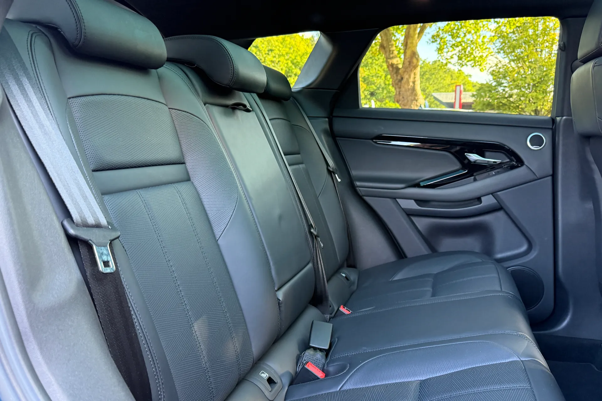 LAND ROVER RANGE ROVER EVOQUE thumbnail image number 39