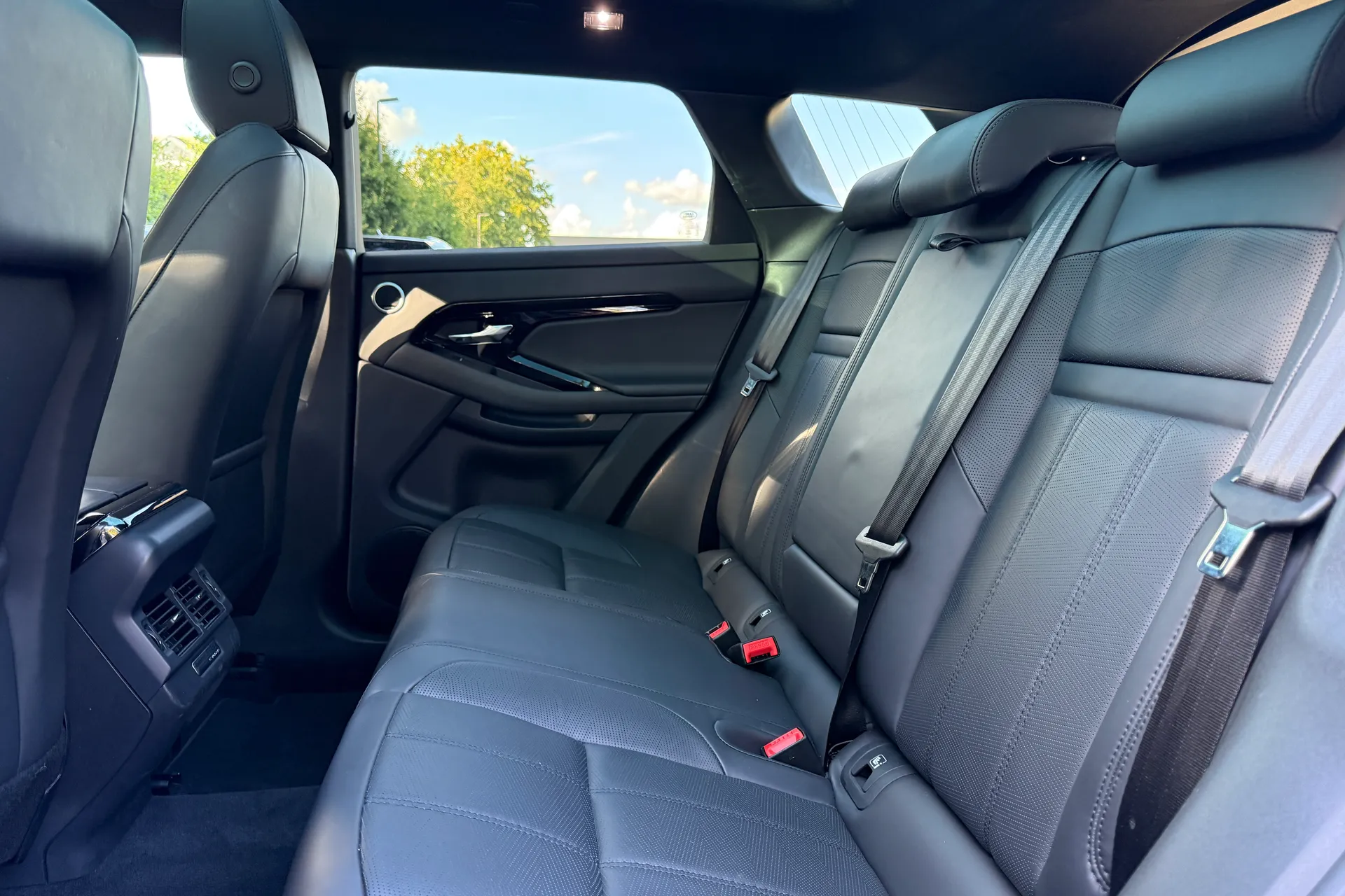 LAND ROVER RANGE ROVER EVOQUE thumbnail image number 43