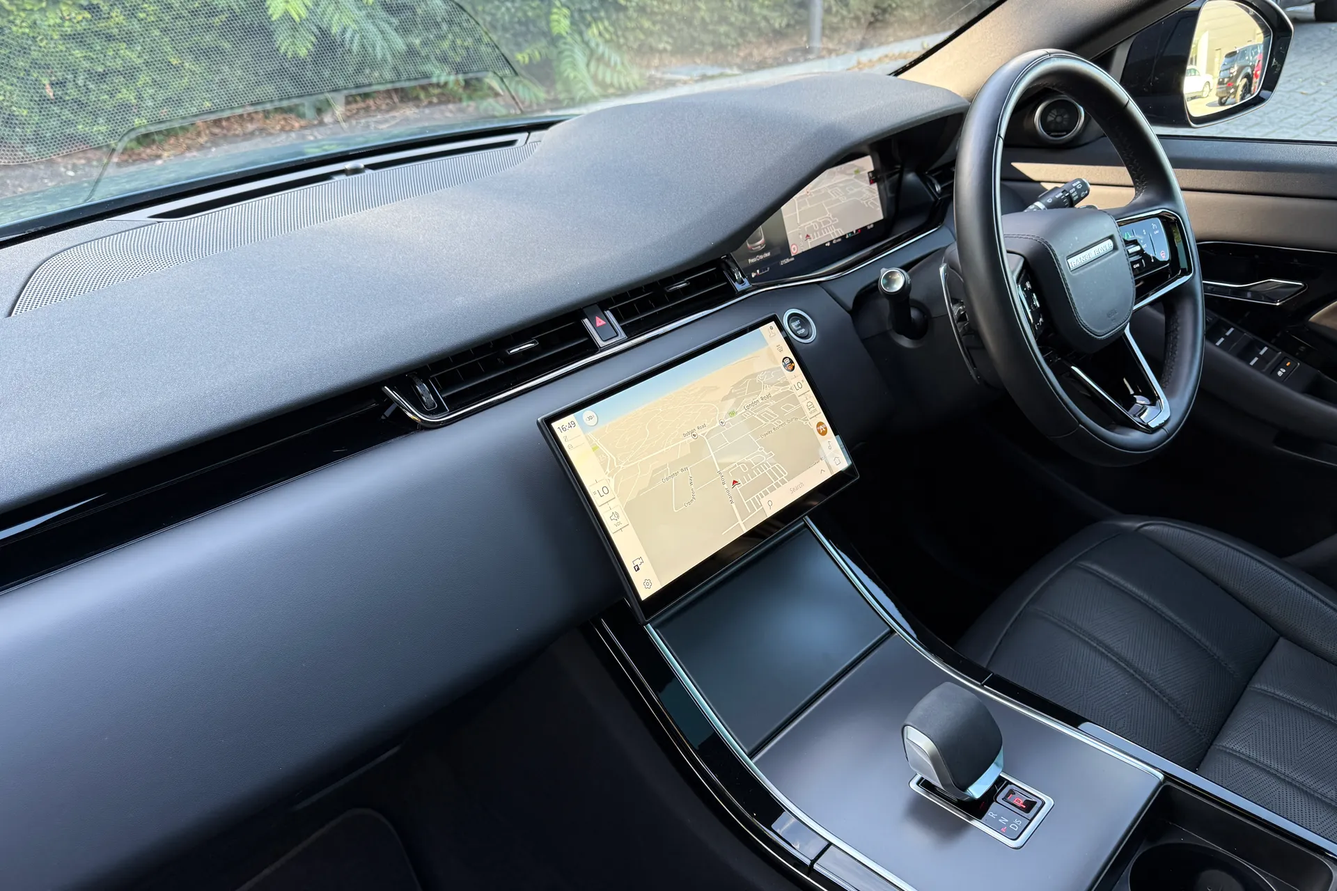 LAND ROVER RANGE ROVER EVOQUE thumbnail image number 46