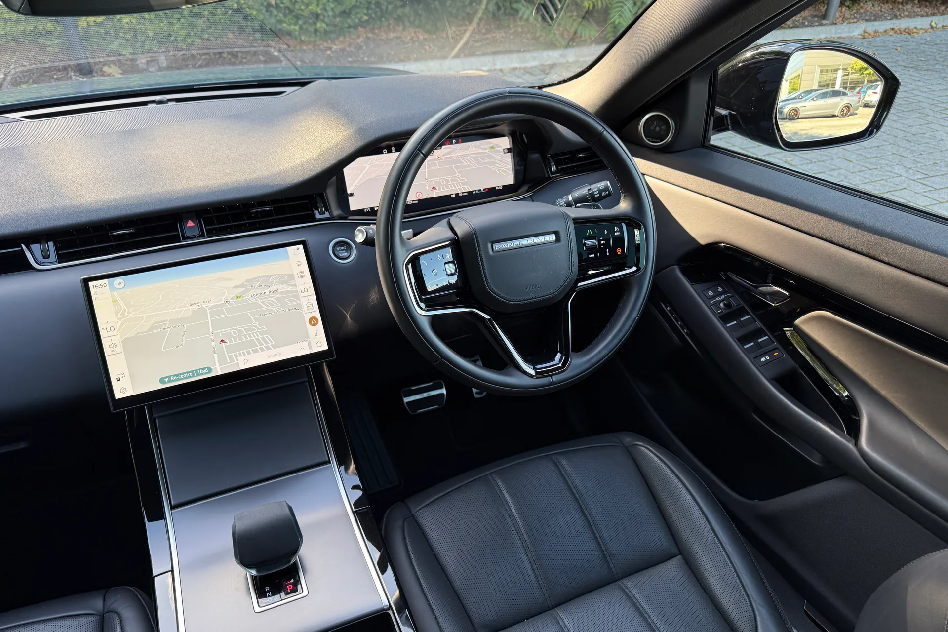 LAND ROVER RANGE ROVER EVOQUE thumbnail image number 25