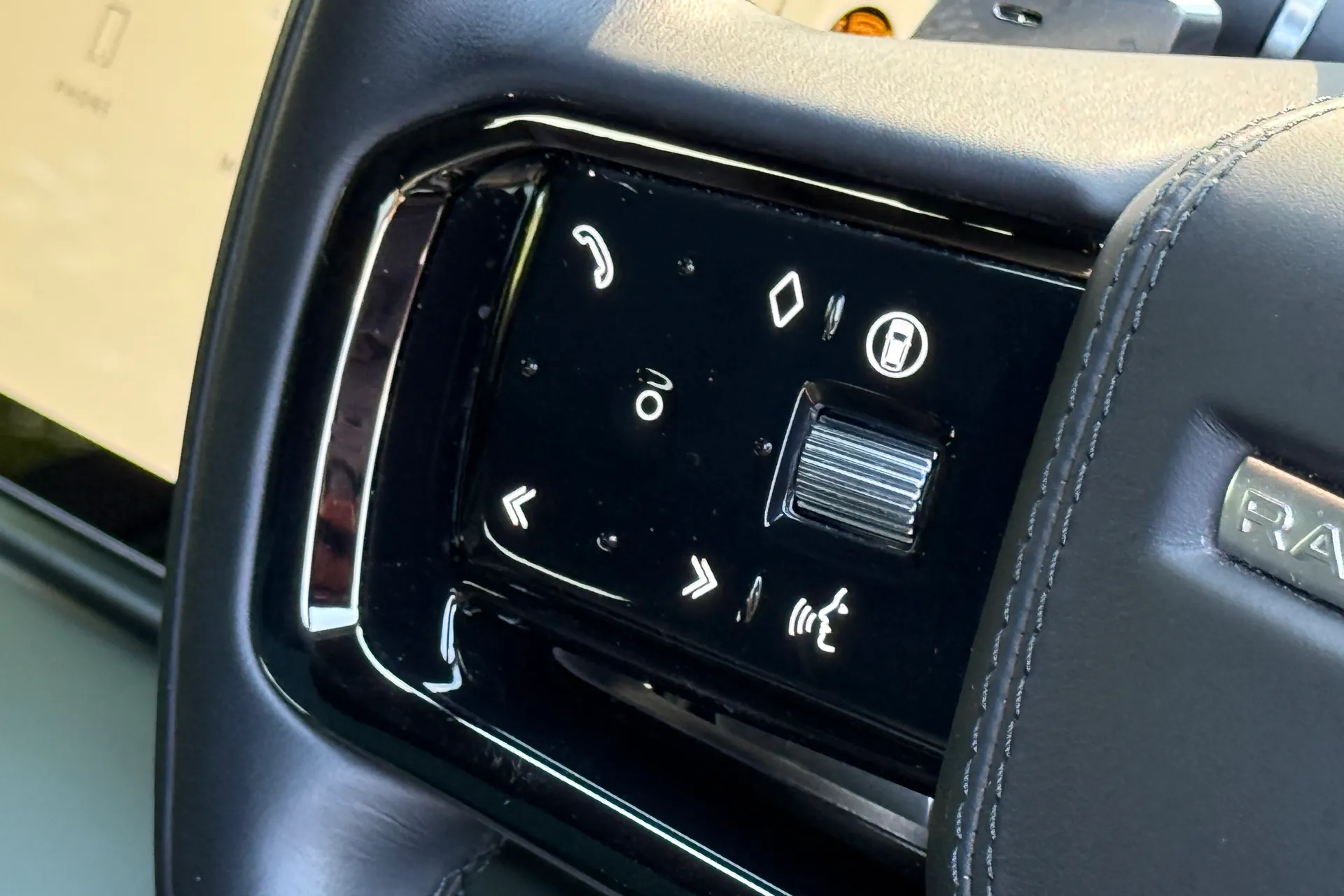 LAND ROVER RANGE ROVER EVOQUE thumbnail image number 48