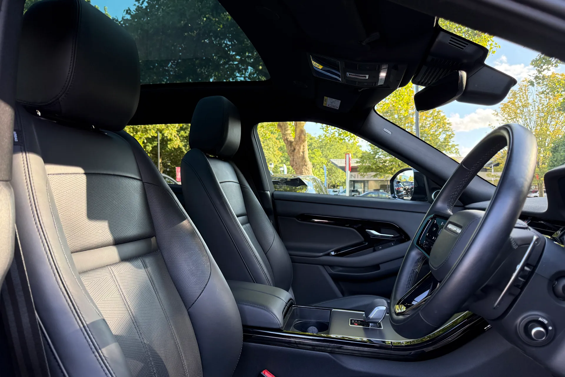 LAND ROVER RANGE ROVER EVOQUE thumbnail image number 44