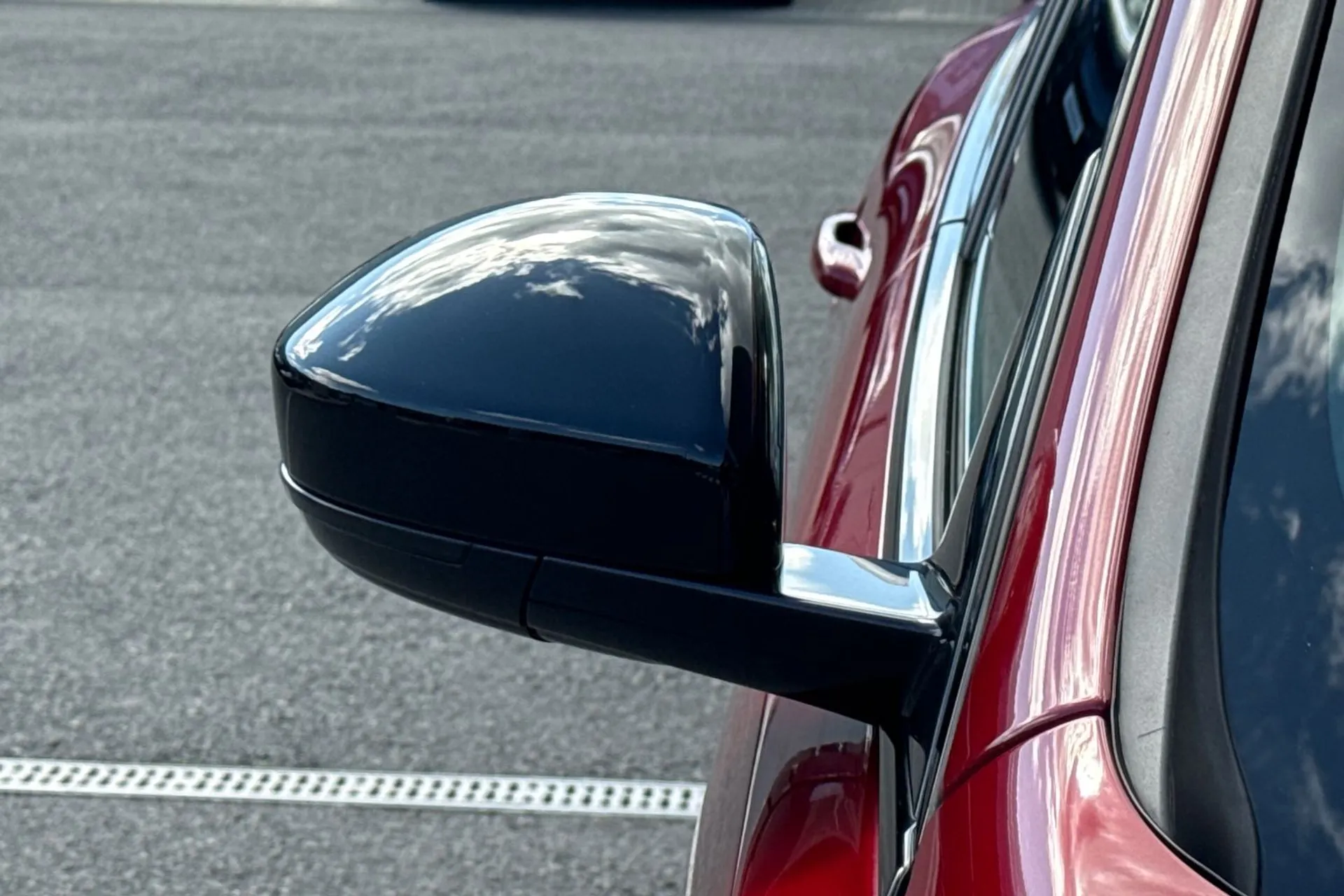 Jaguar F-PACE thumbnail image number 26