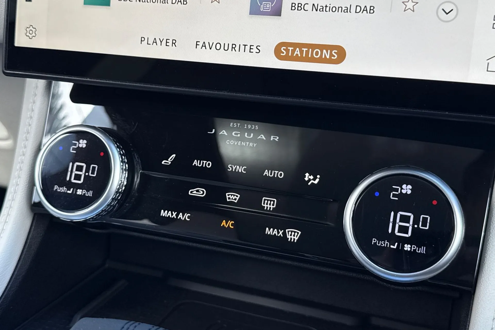 Jaguar F-PACE thumbnail image number 50