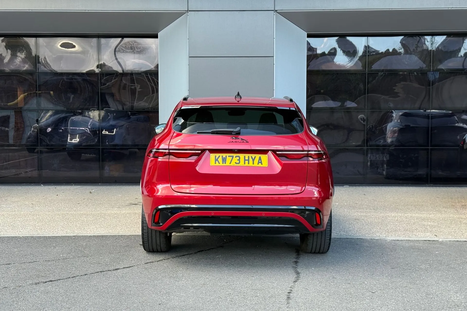 Jaguar F-PACE thumbnail image number 7