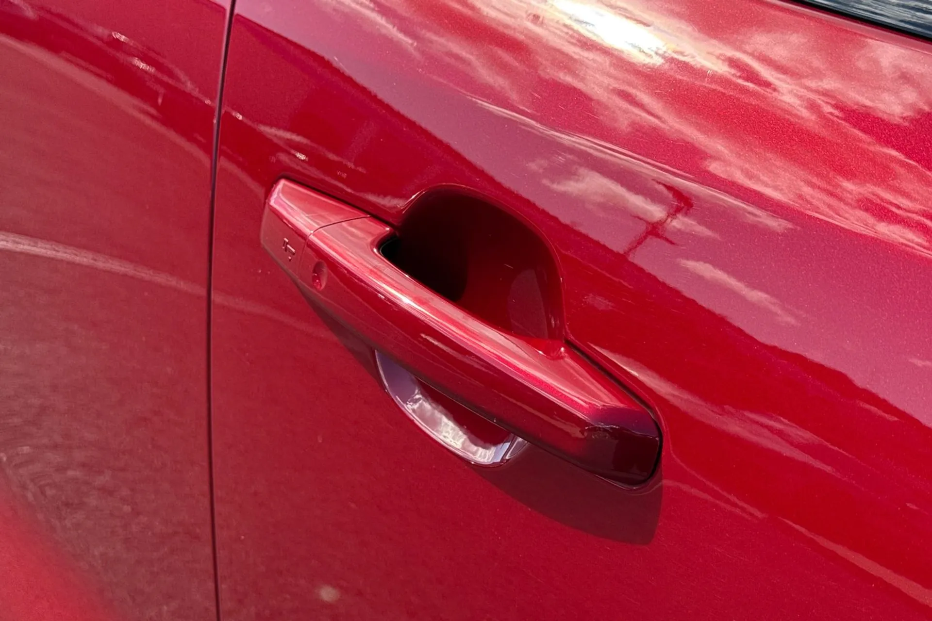 Jaguar F-PACE thumbnail image number 25