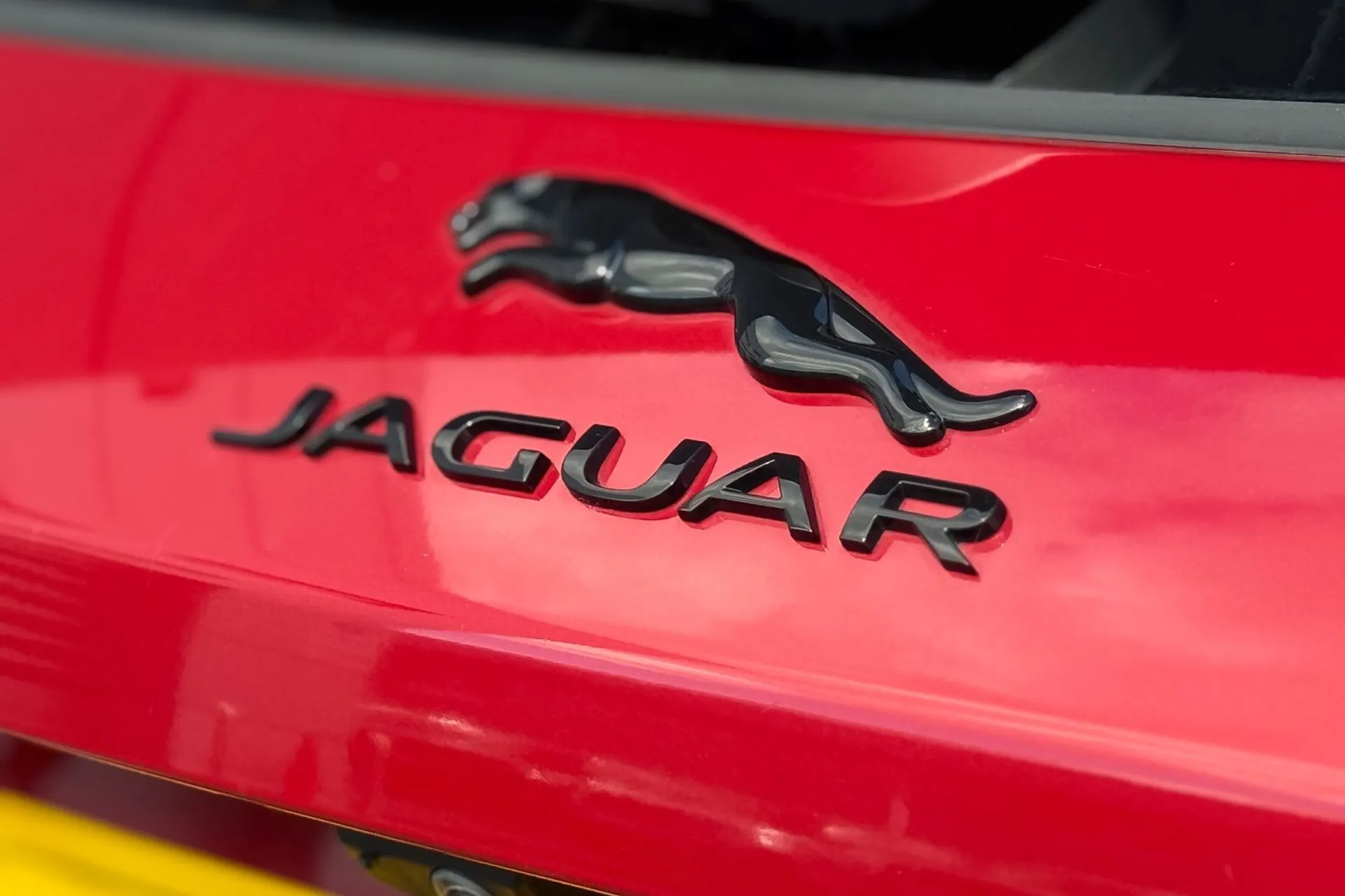 Jaguar F-PACE thumbnail image number 29