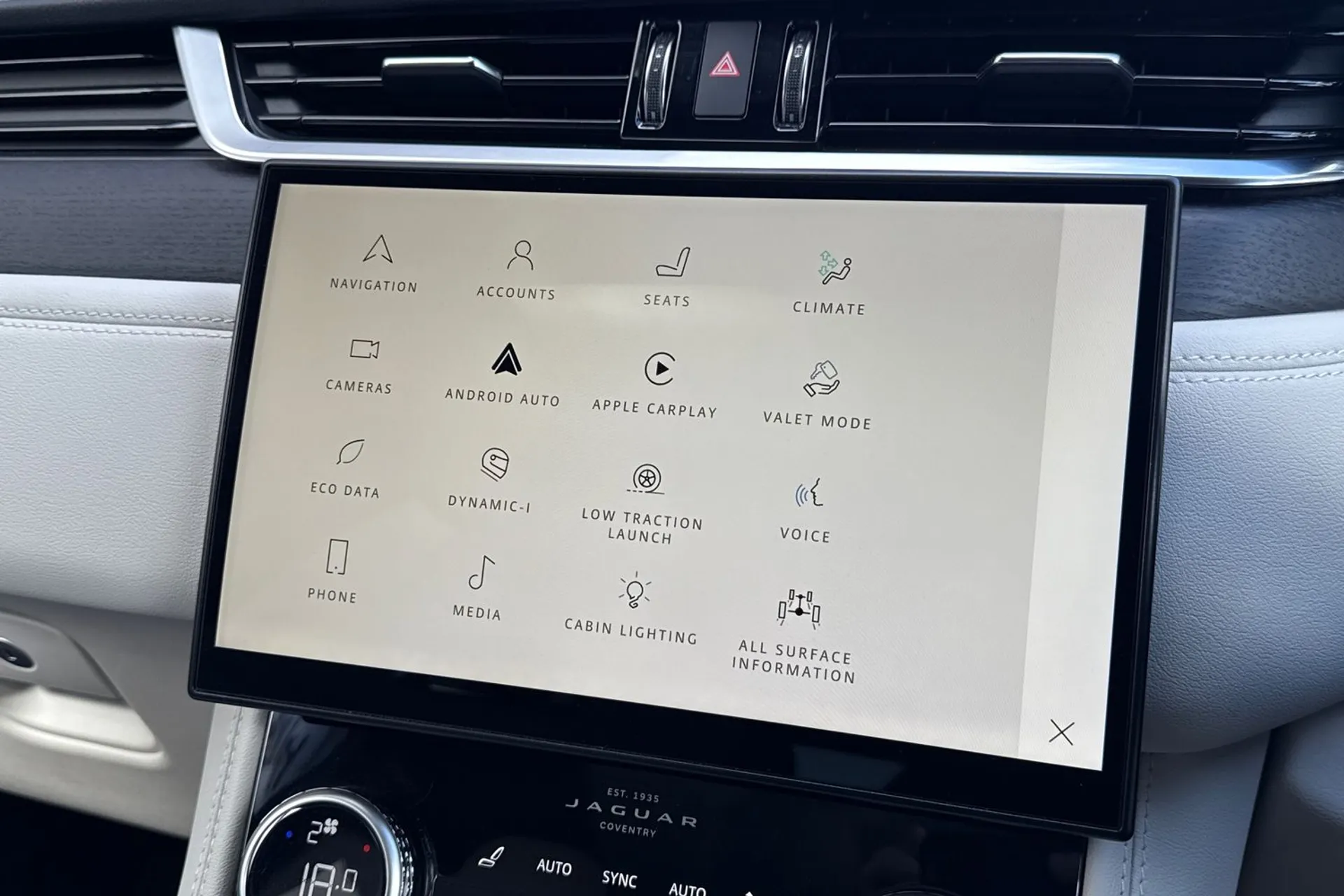 Jaguar F-PACE thumbnail image number 61