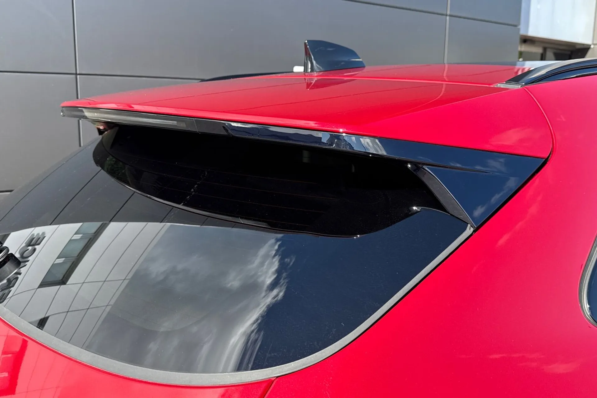 Jaguar F-PACE thumbnail image number 24