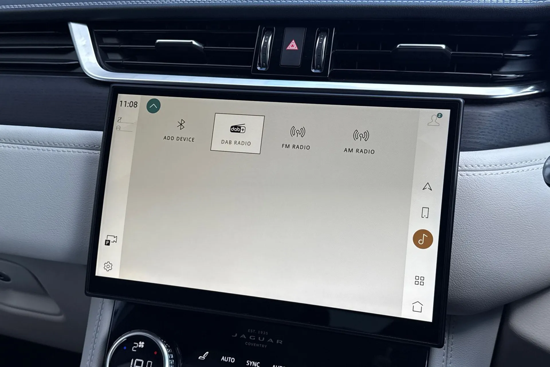 Jaguar F-PACE thumbnail image number 63