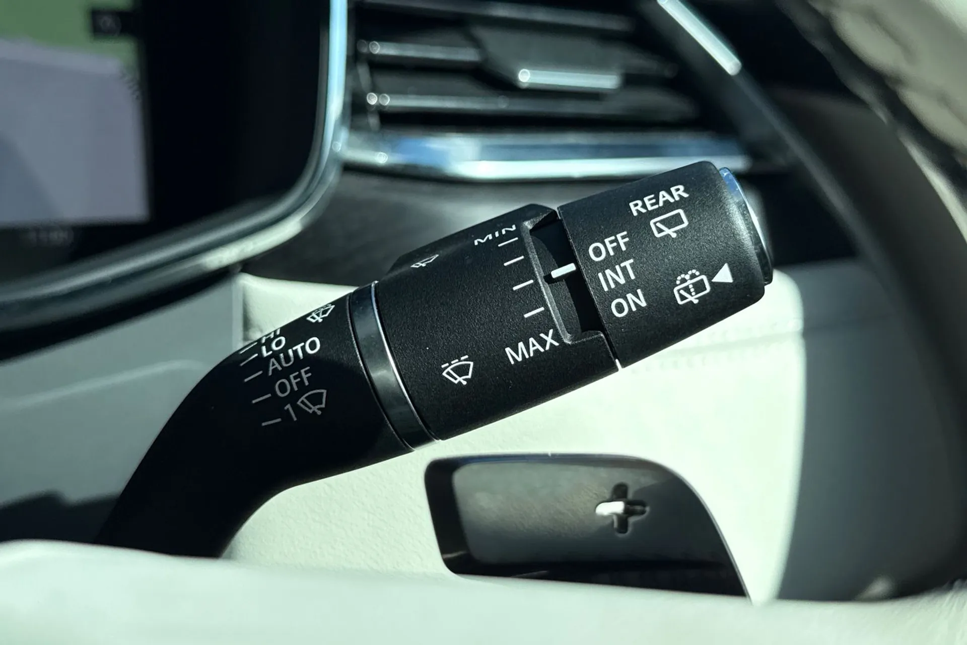 Jaguar F-PACE thumbnail image number 65