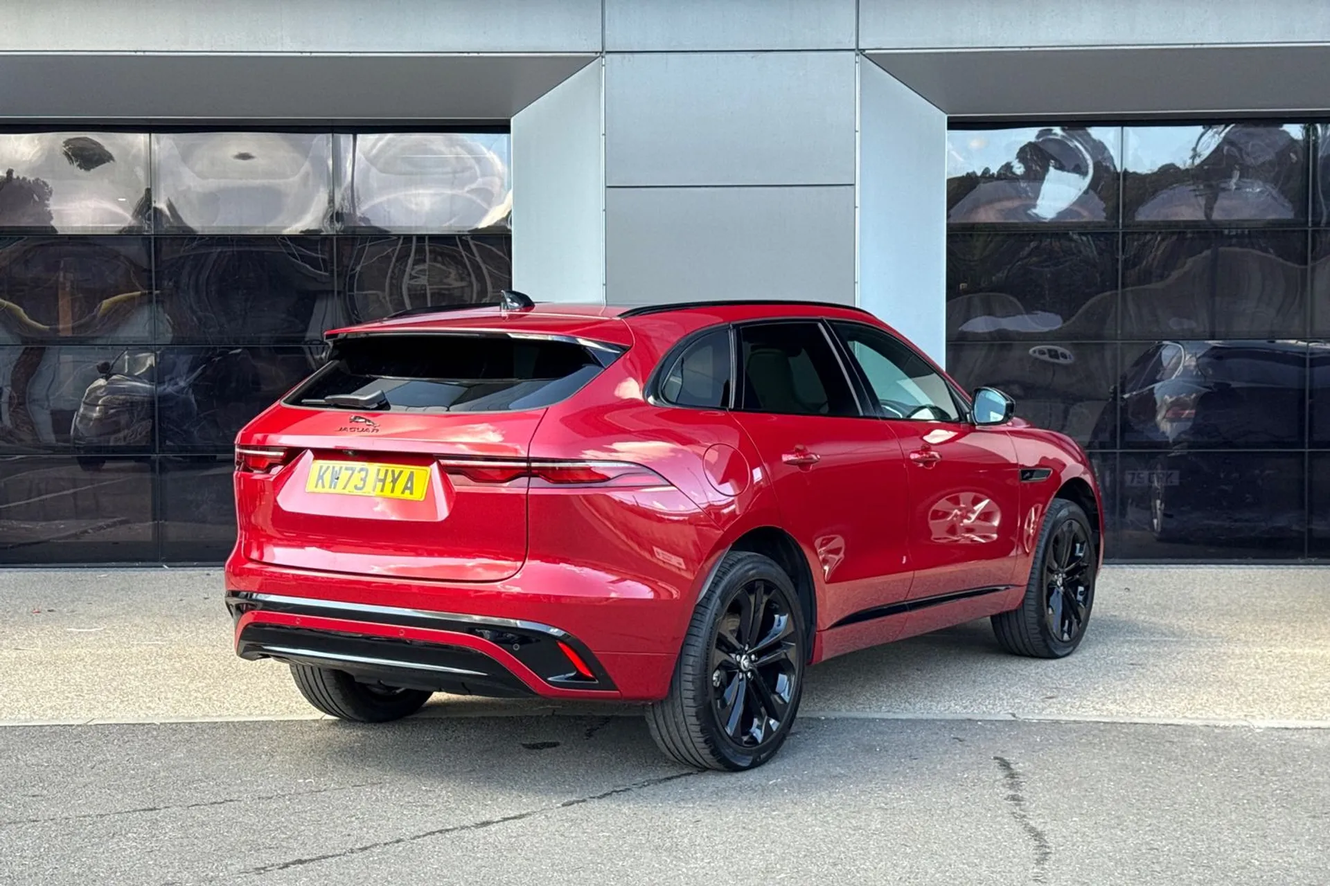 Jaguar F-PACE thumbnail image number 6