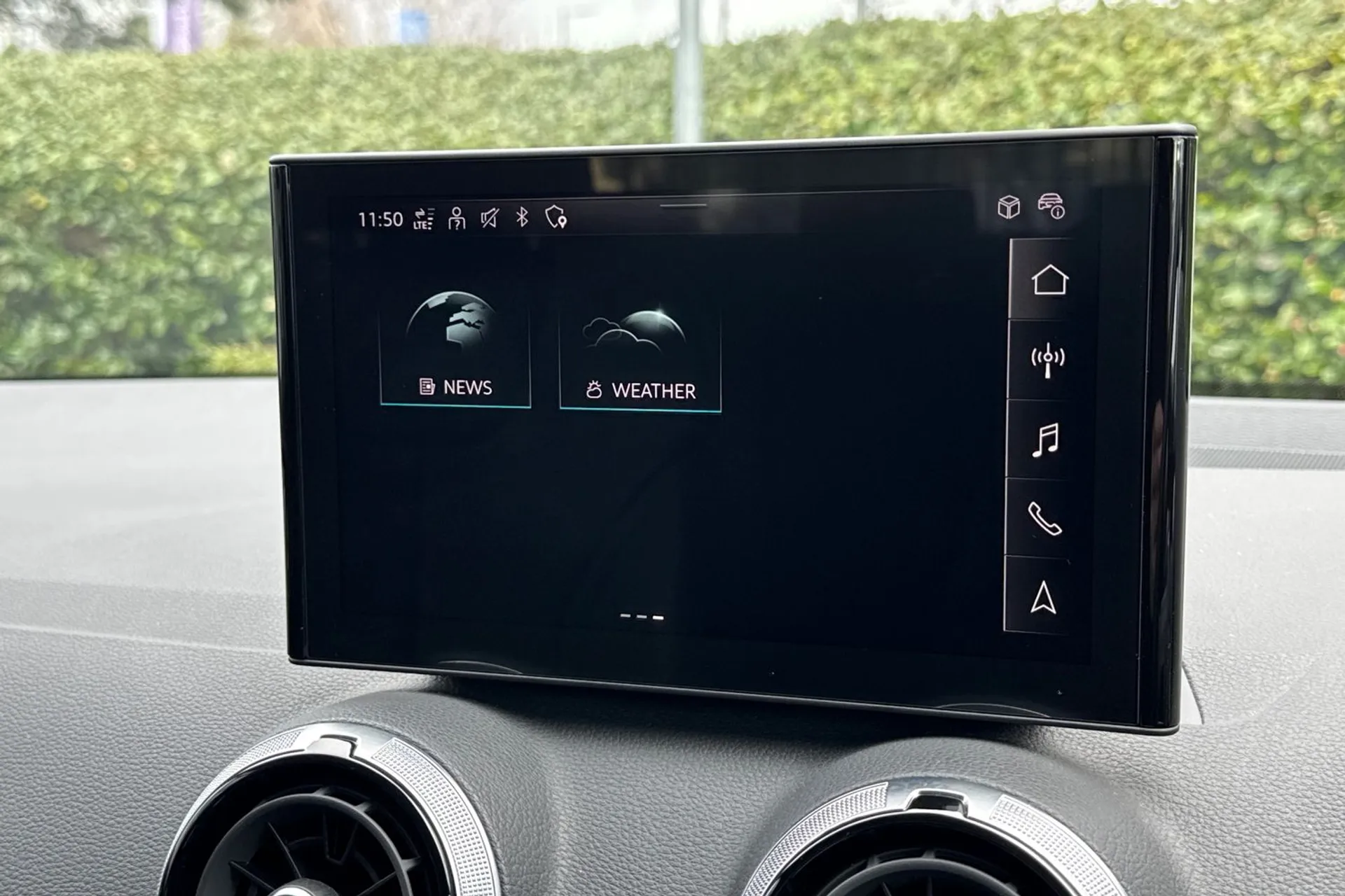 Audi Q2 thumbnail image number 25