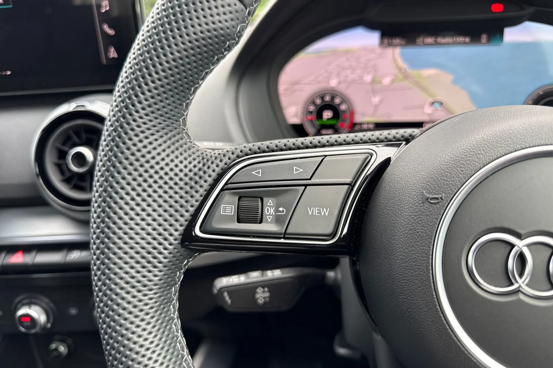 Audi Q2 thumbnail image number 35