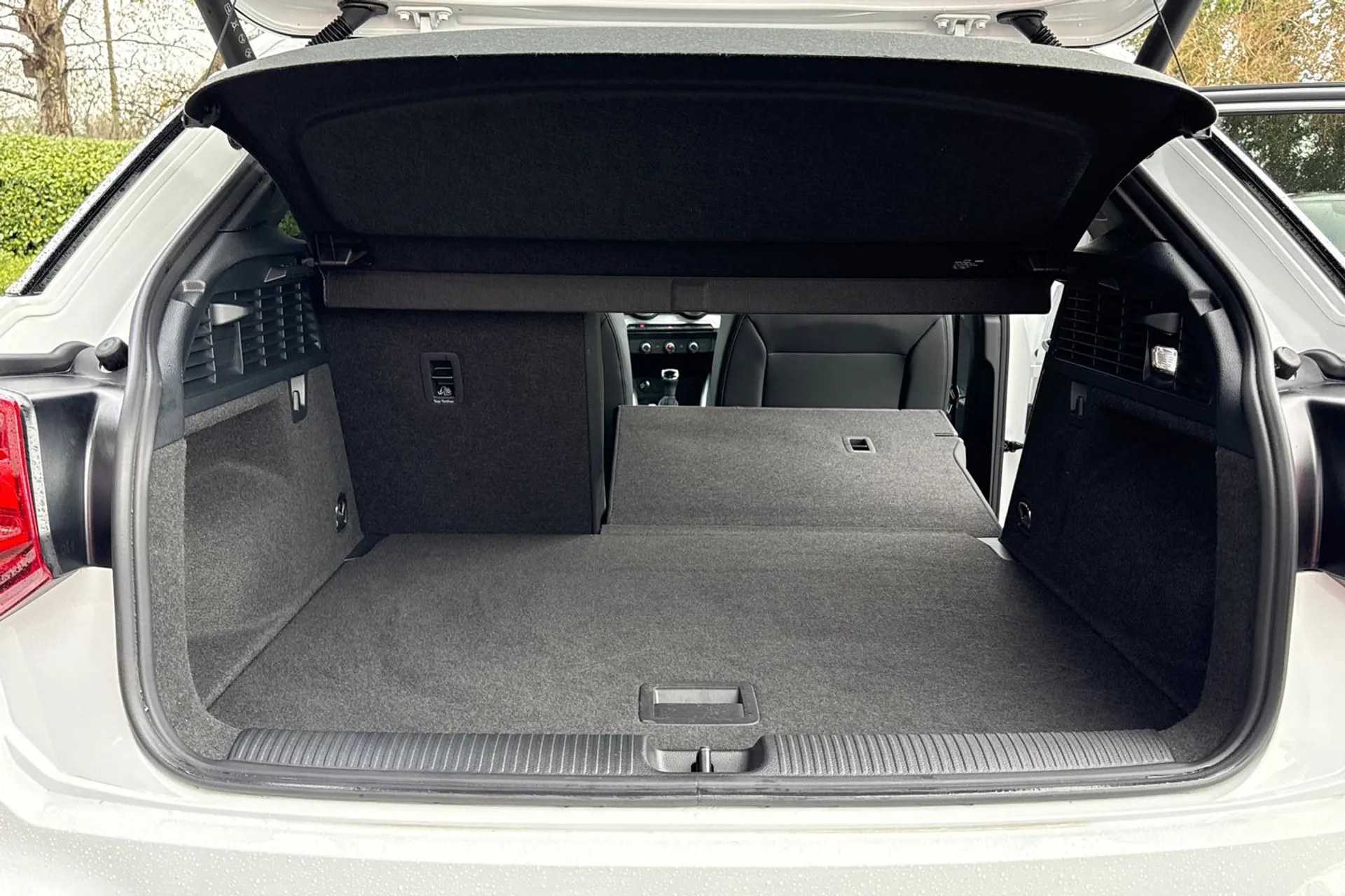 Audi Q2 thumbnail image number 38