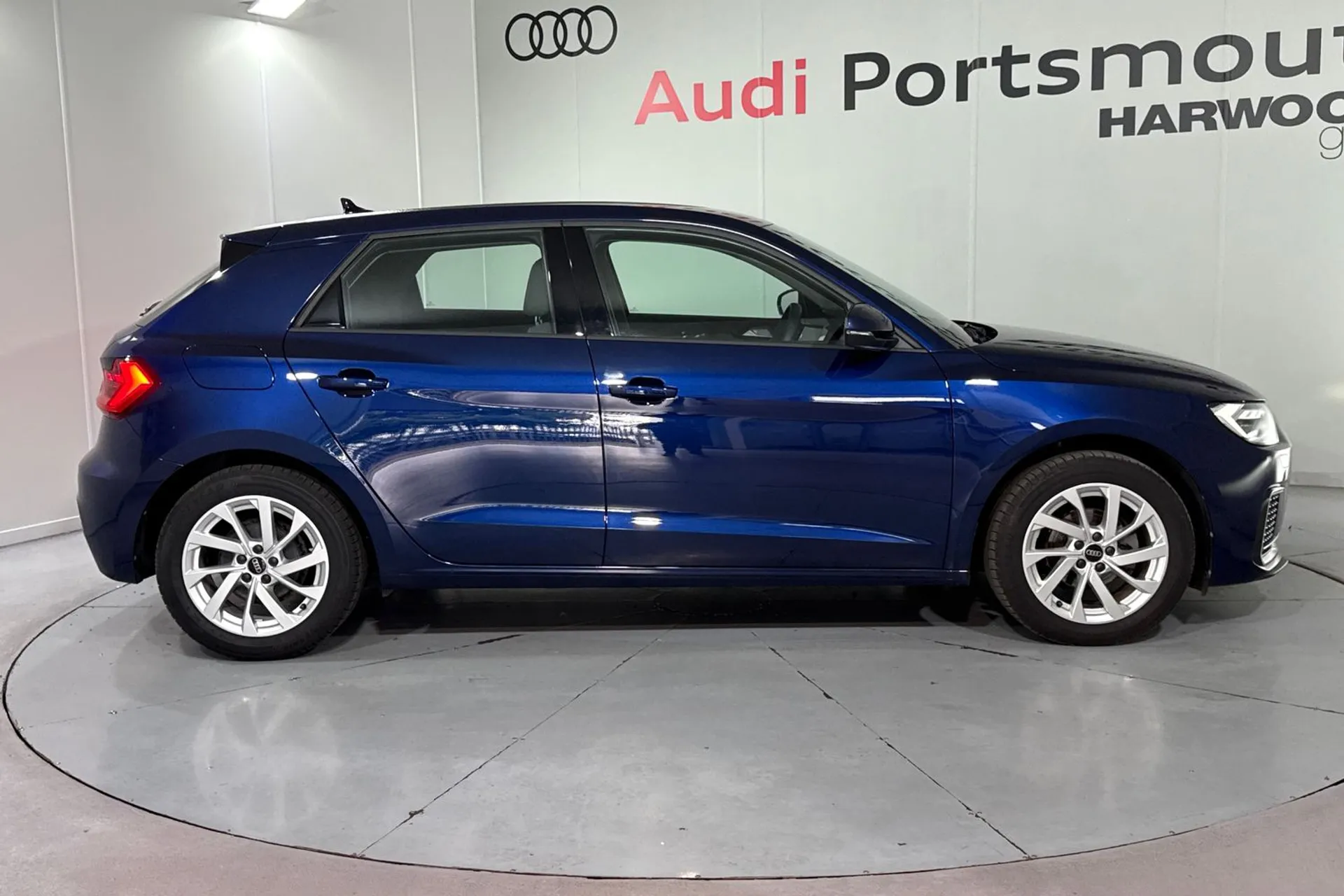 Audi A1 thumbnail image number 2