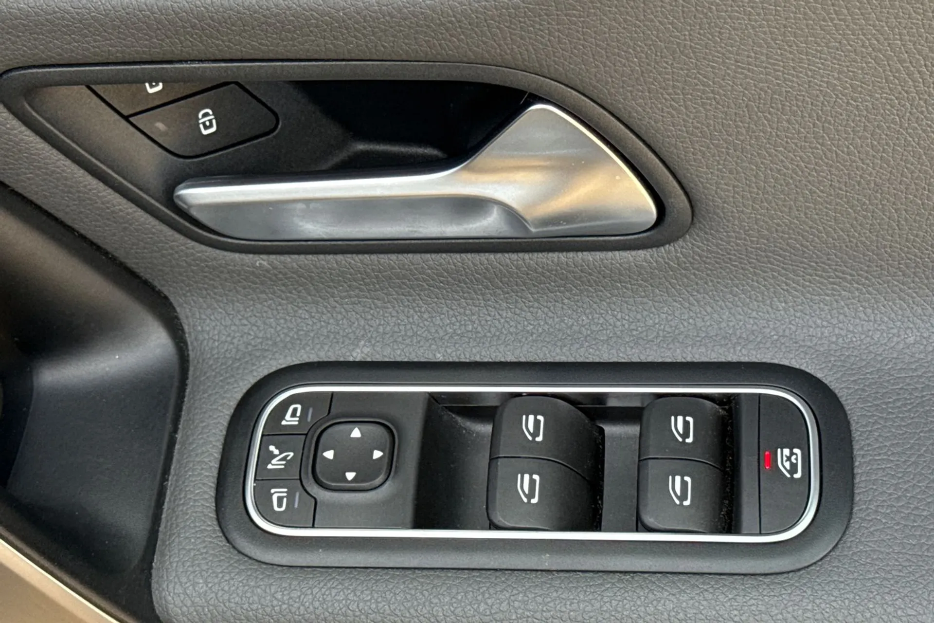 MERCEDES-BENZ A CLASS thumbnail image number 42