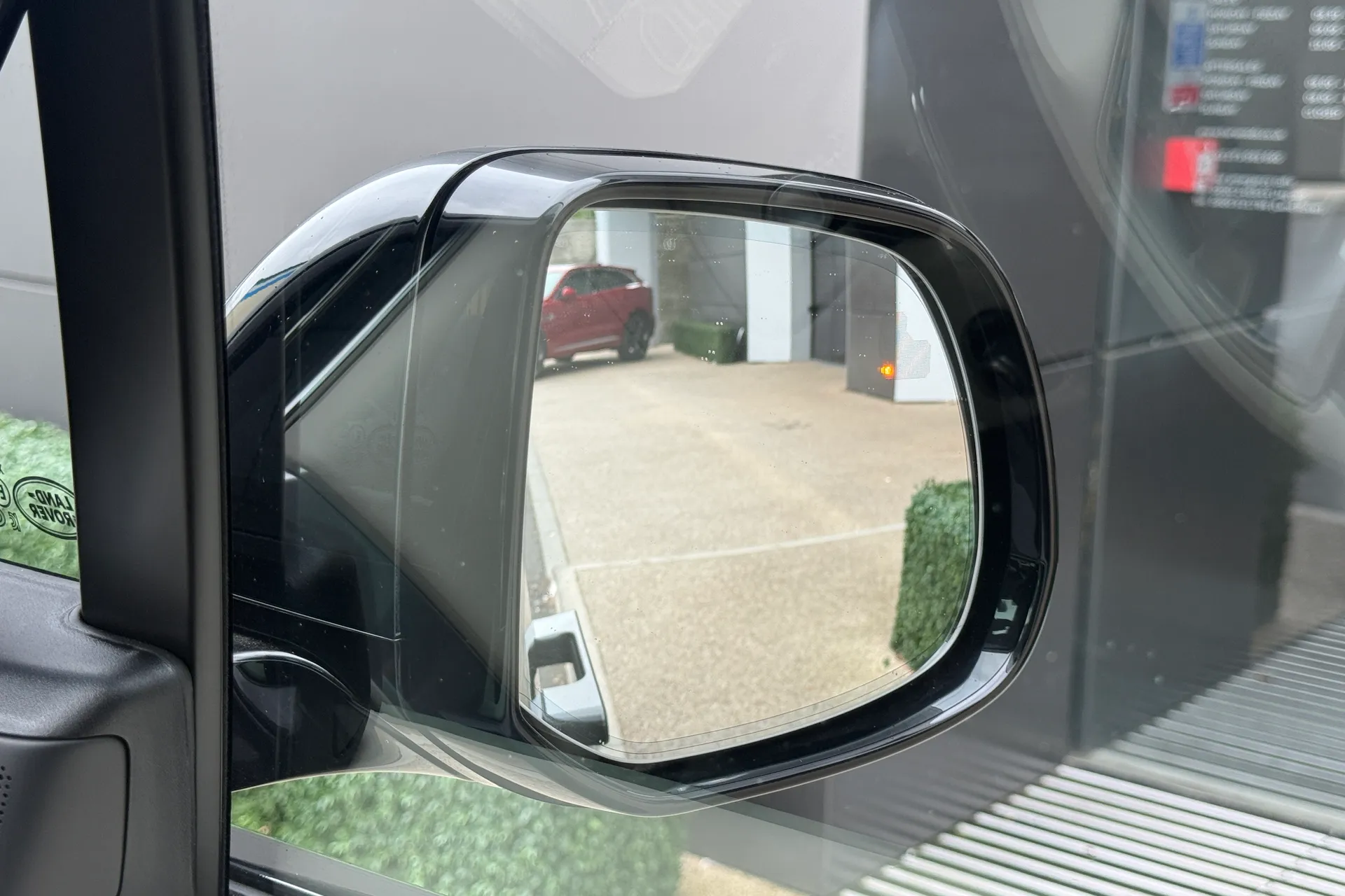 LAND ROVER RANGE ROVER thumbnail image number 8