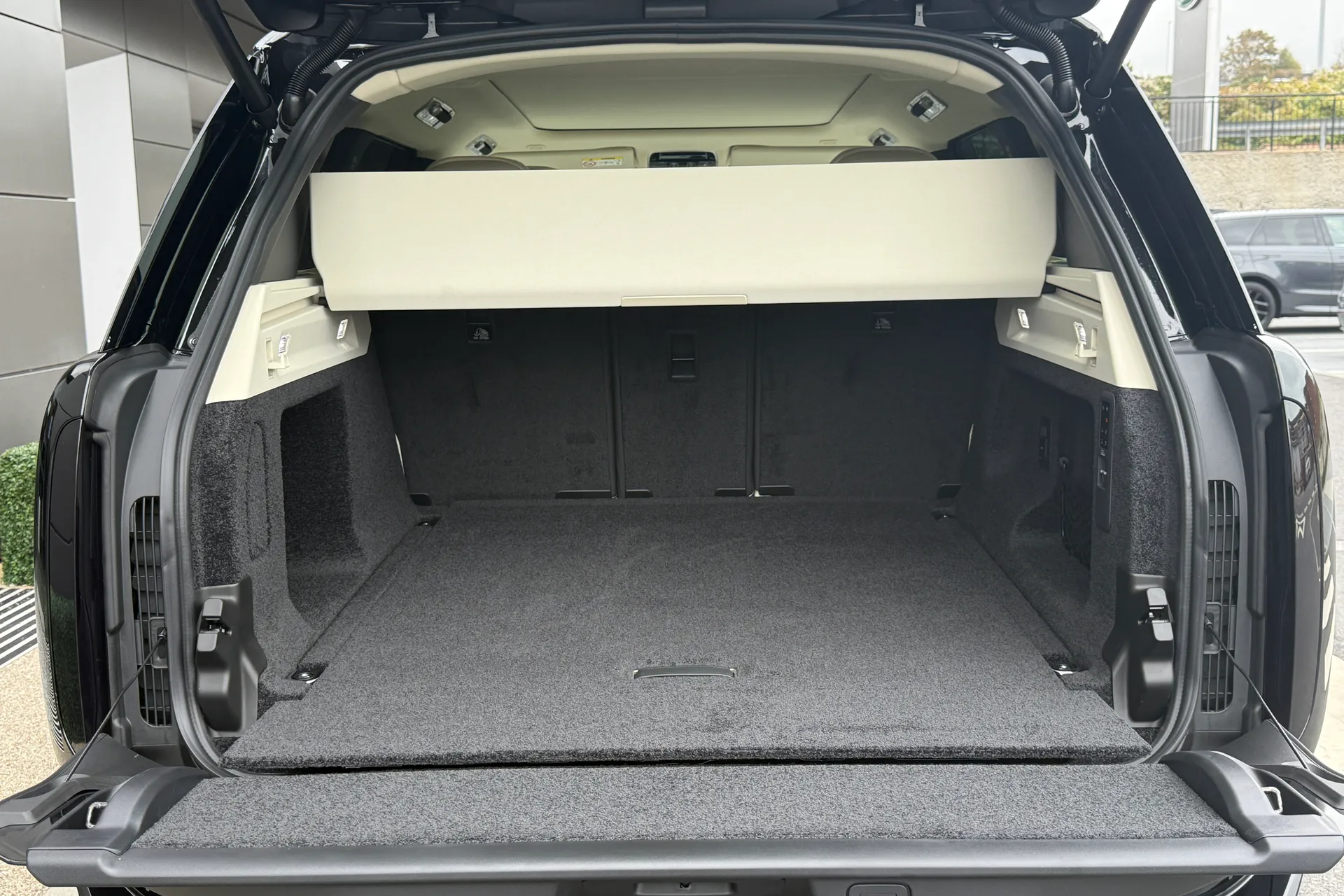 LAND ROVER RANGE ROVER thumbnail image number 45