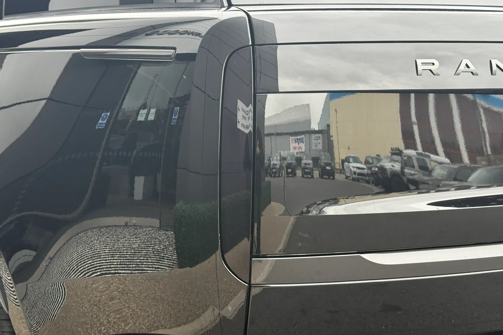 LAND ROVER RANGE ROVER thumbnail image number 43