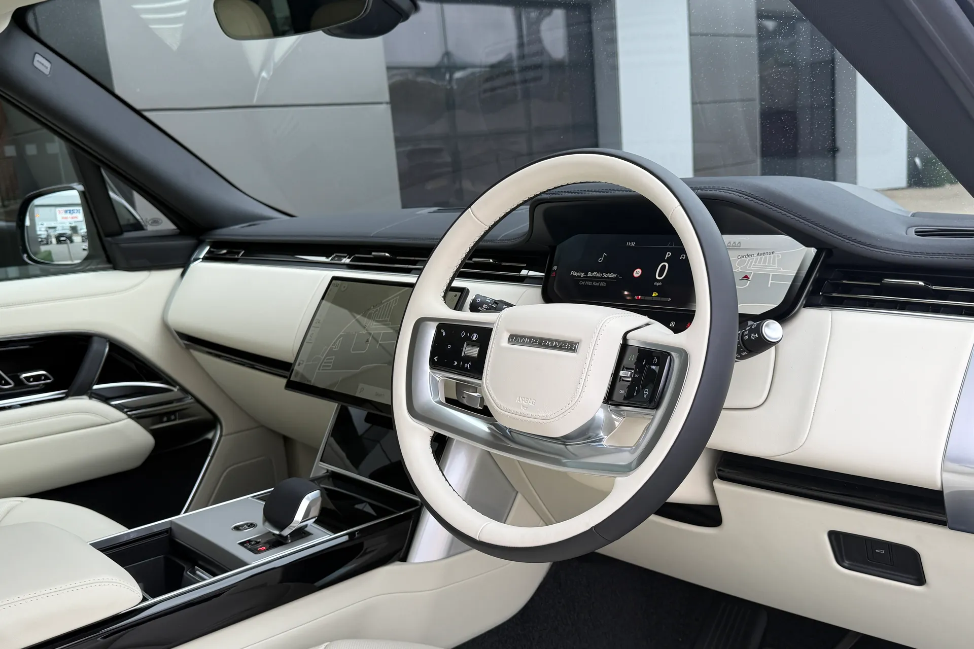 LAND ROVER RANGE ROVER thumbnail image number 34