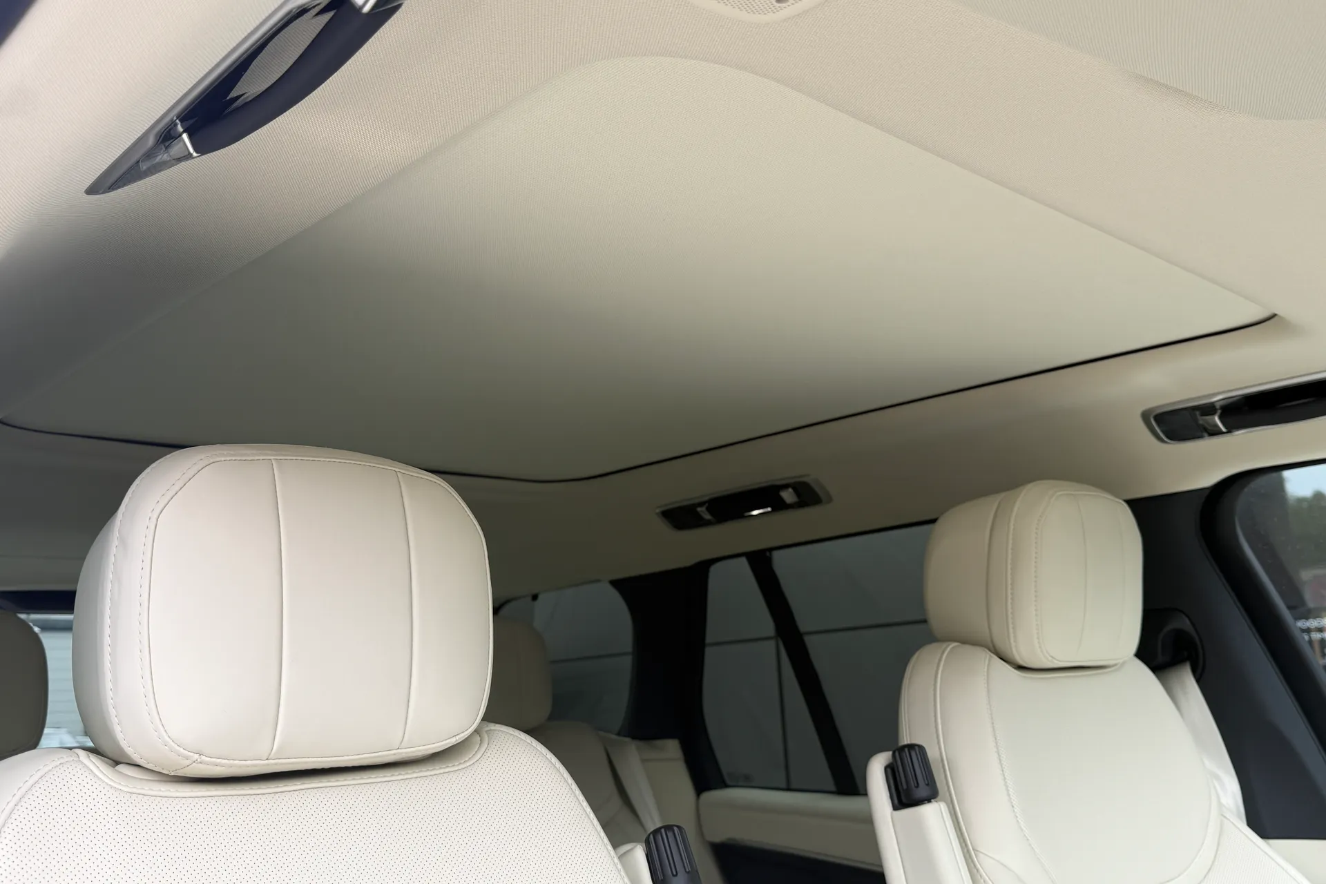 LAND ROVER RANGE ROVER thumbnail image number 12