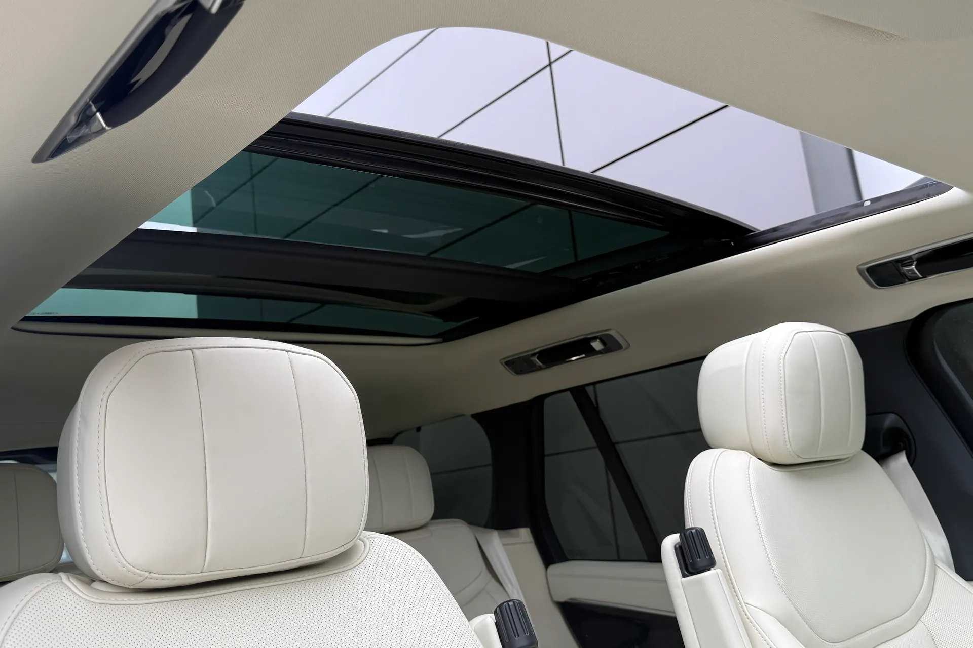 LAND ROVER RANGE ROVER thumbnail image number 14