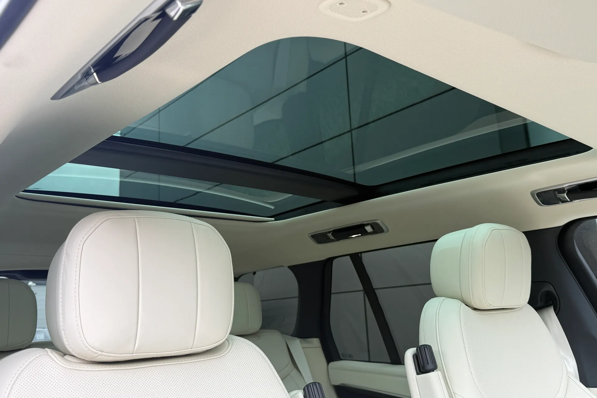 LAND ROVER RANGE ROVER thumbnail image number 13