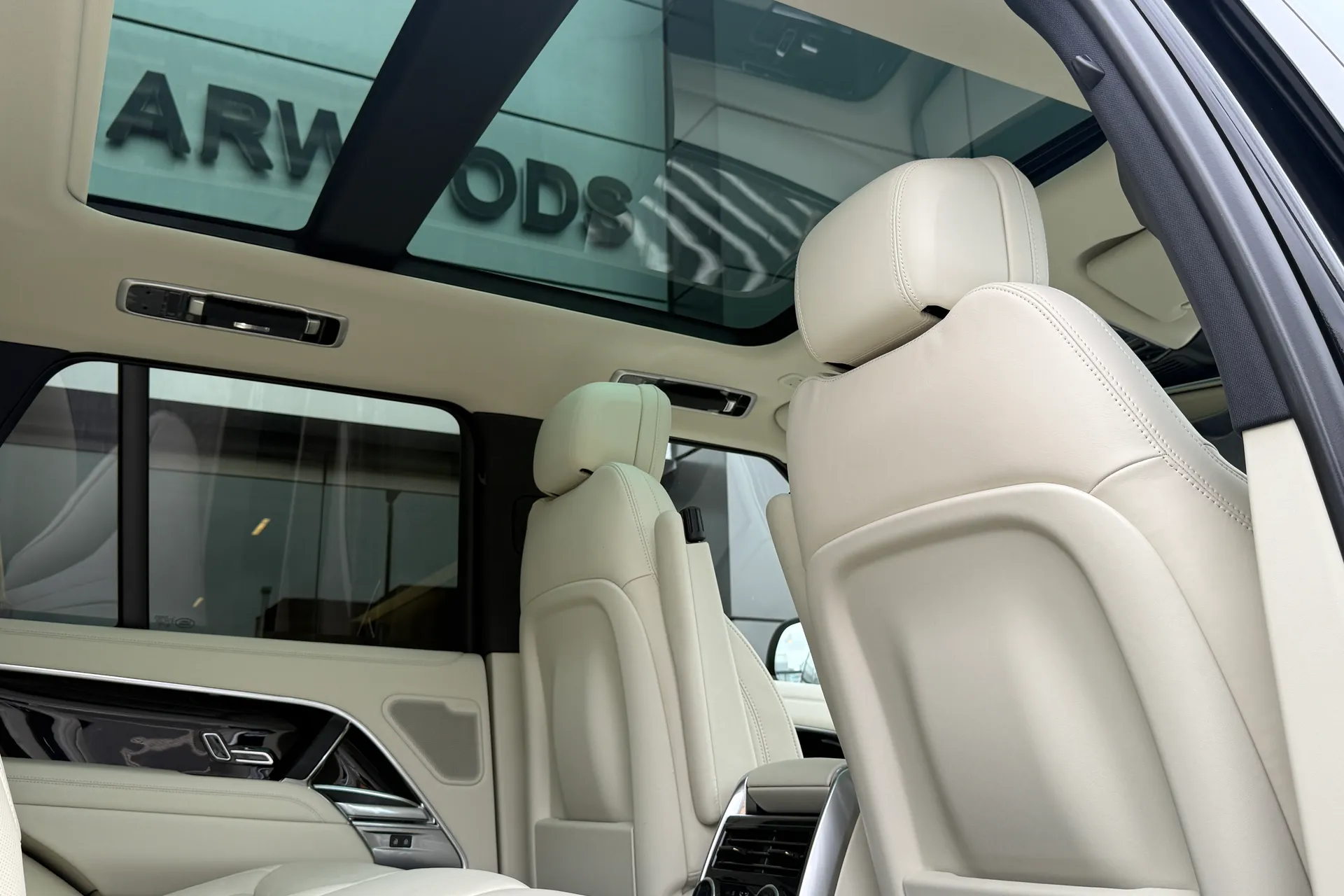 LAND ROVER RANGE ROVER thumbnail image number 50