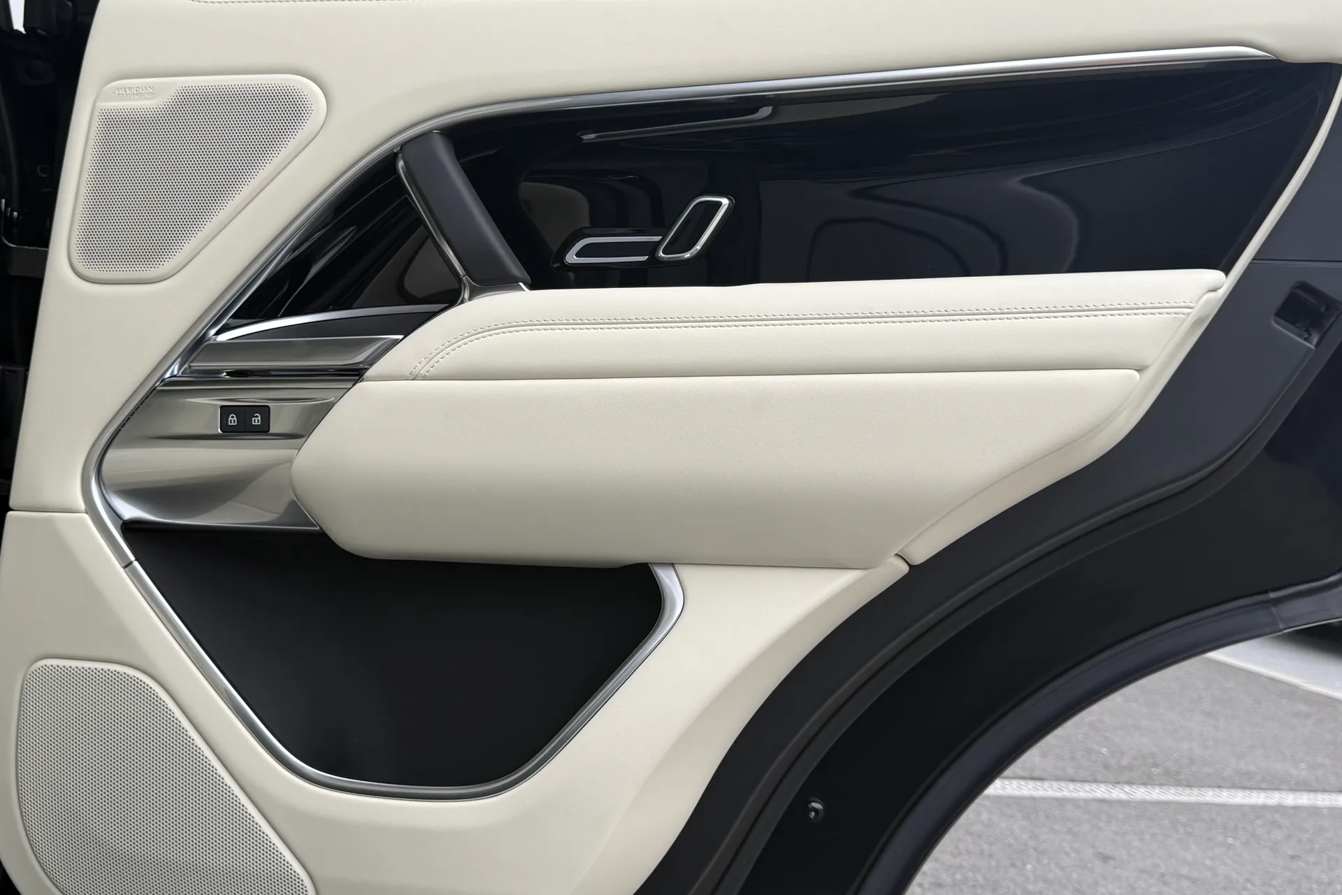 LAND ROVER RANGE ROVER thumbnail image number 60