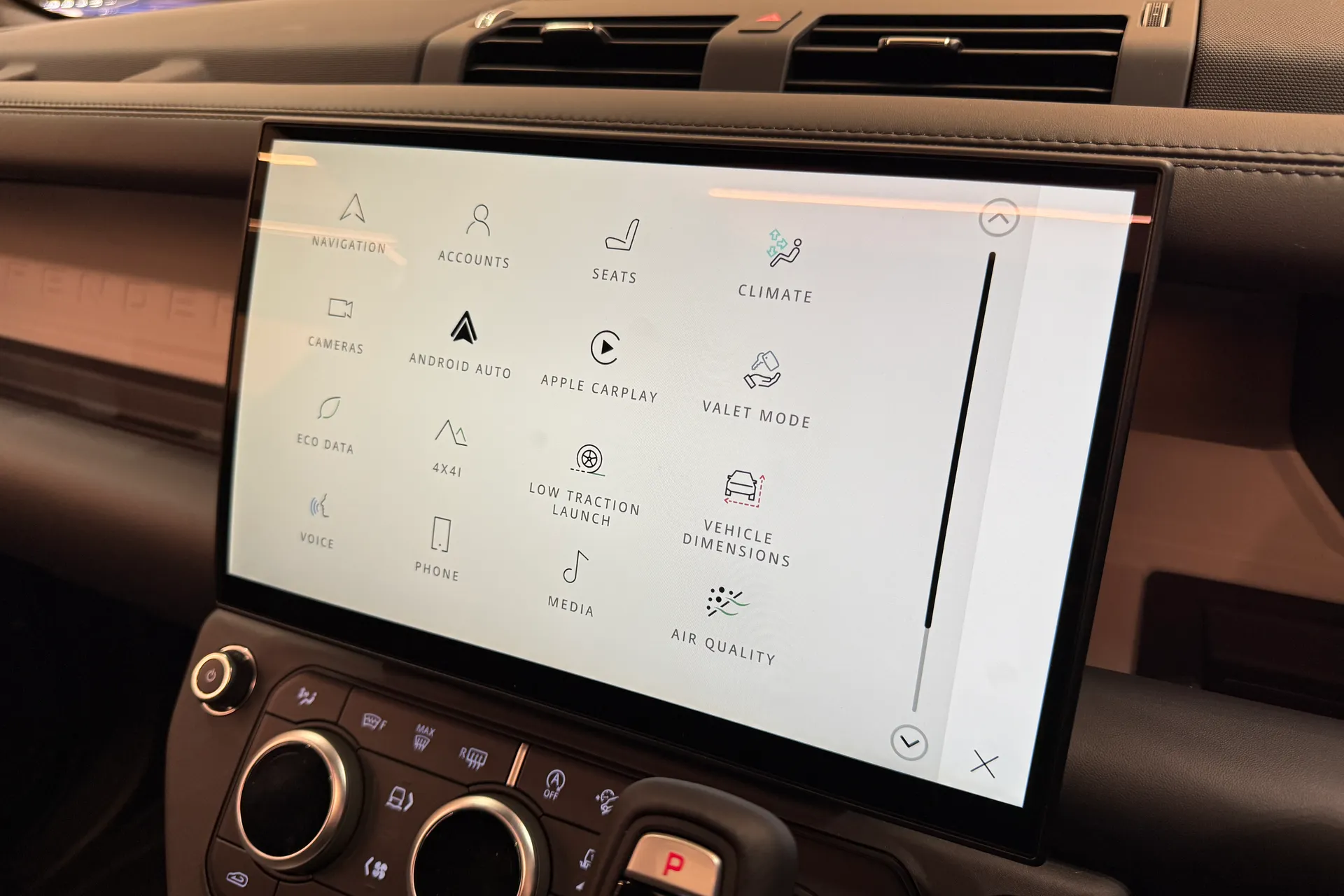 LAND ROVER Defender 130 thumbnail image number 45