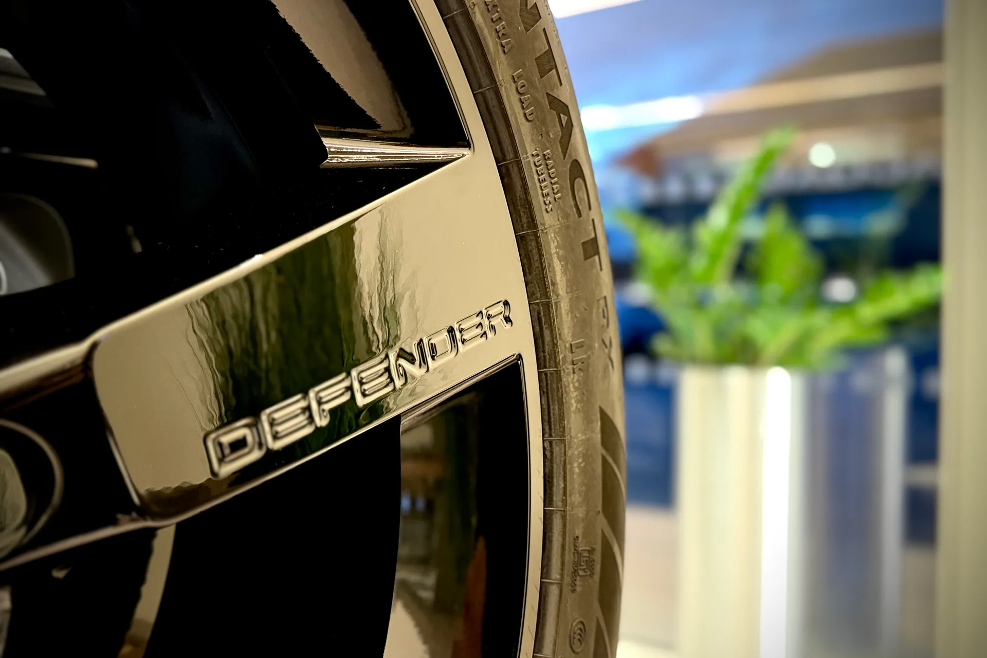 LAND ROVER Defender 130 thumbnail image number 15