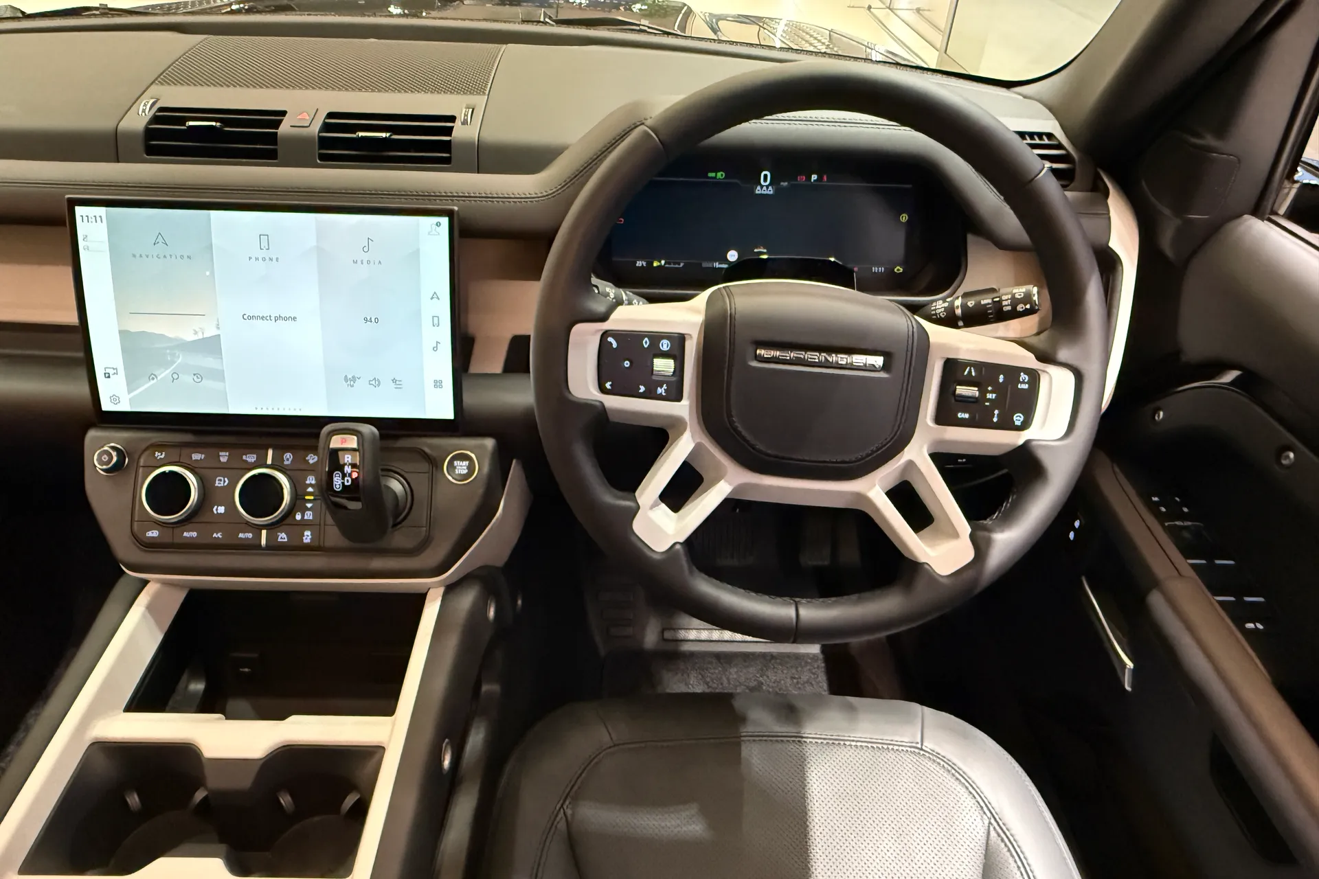 LAND ROVER Defender 130 thumbnail image number 22