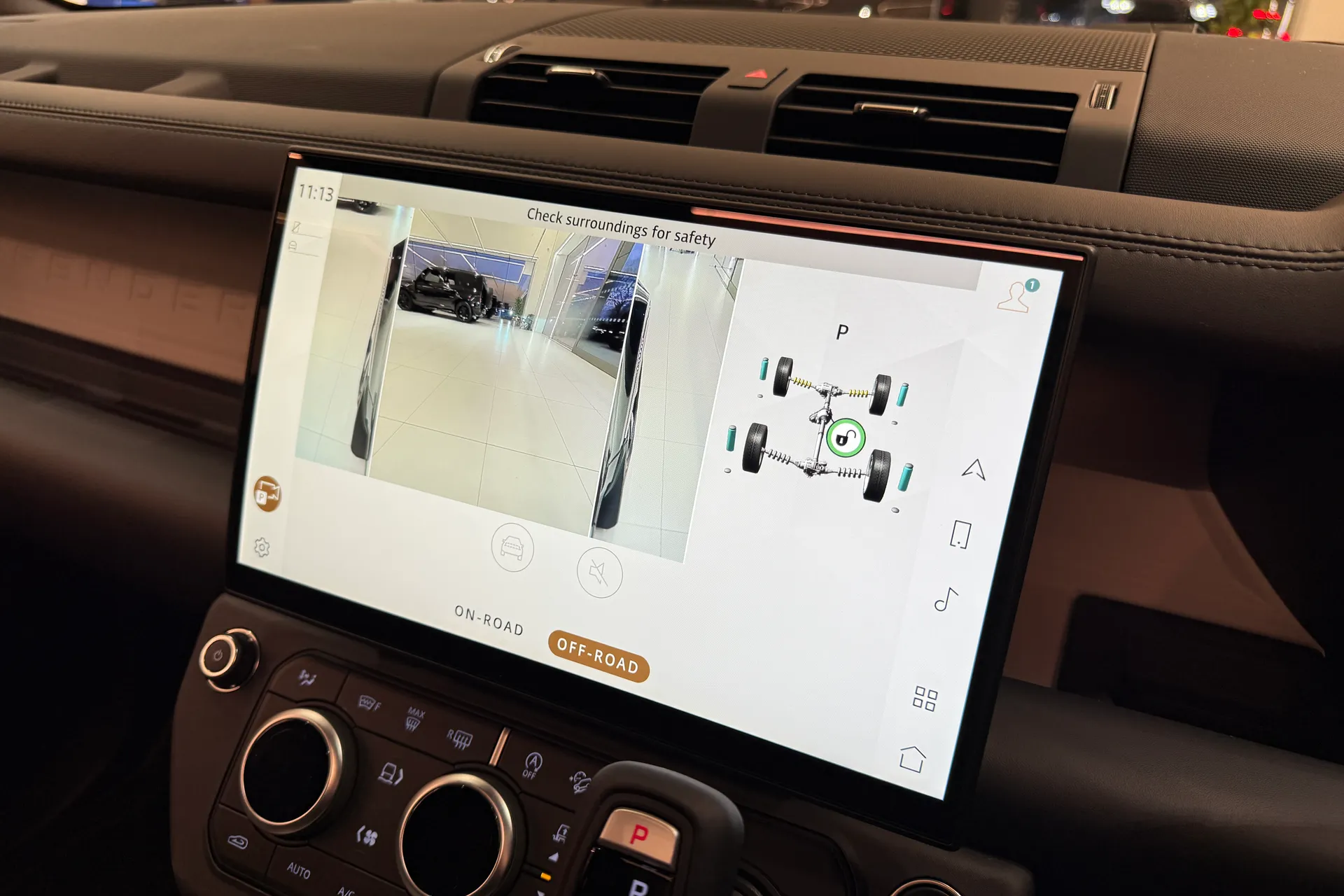 LAND ROVER Defender 130 thumbnail image number 6