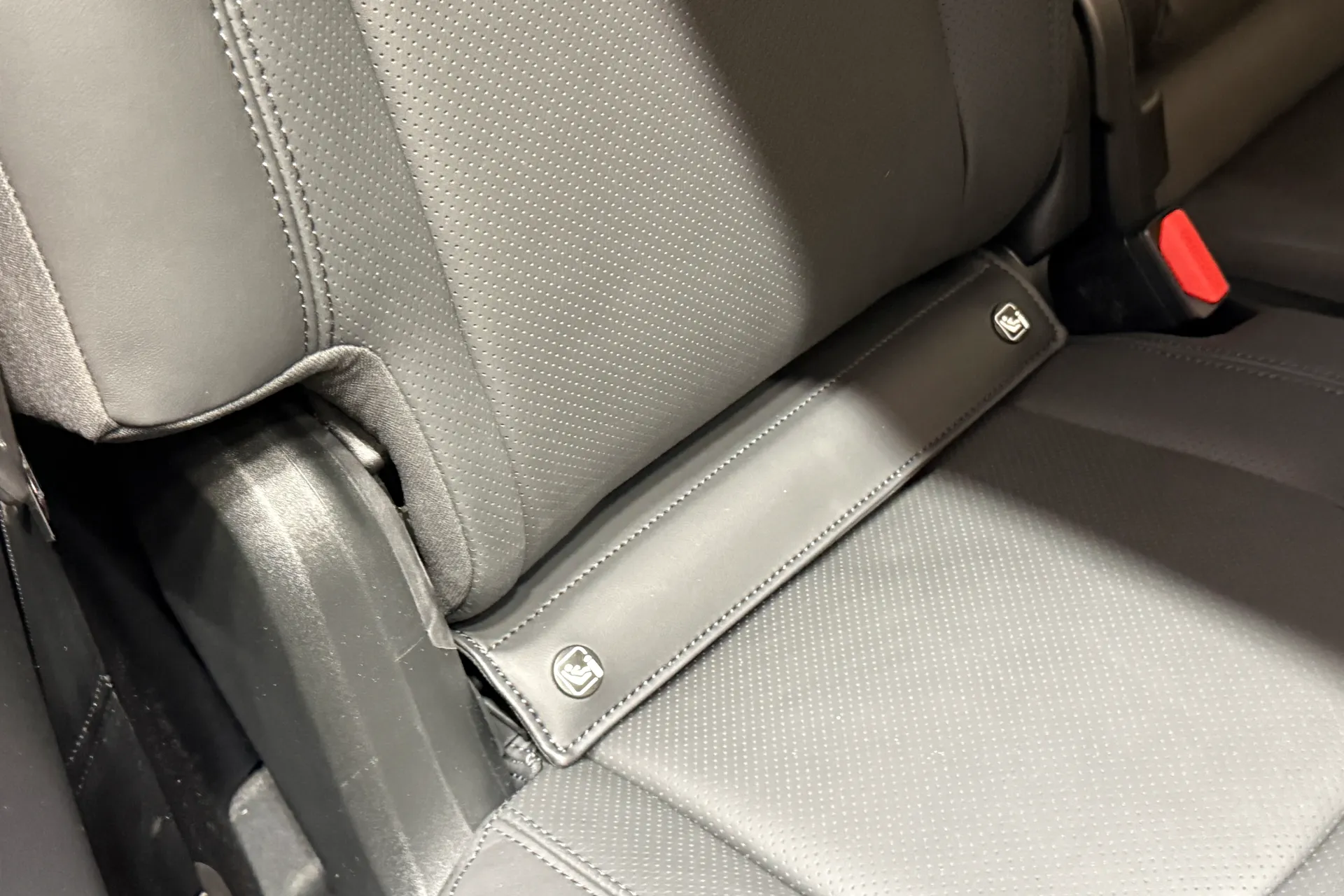 LAND ROVER Defender 130 thumbnail image number 31