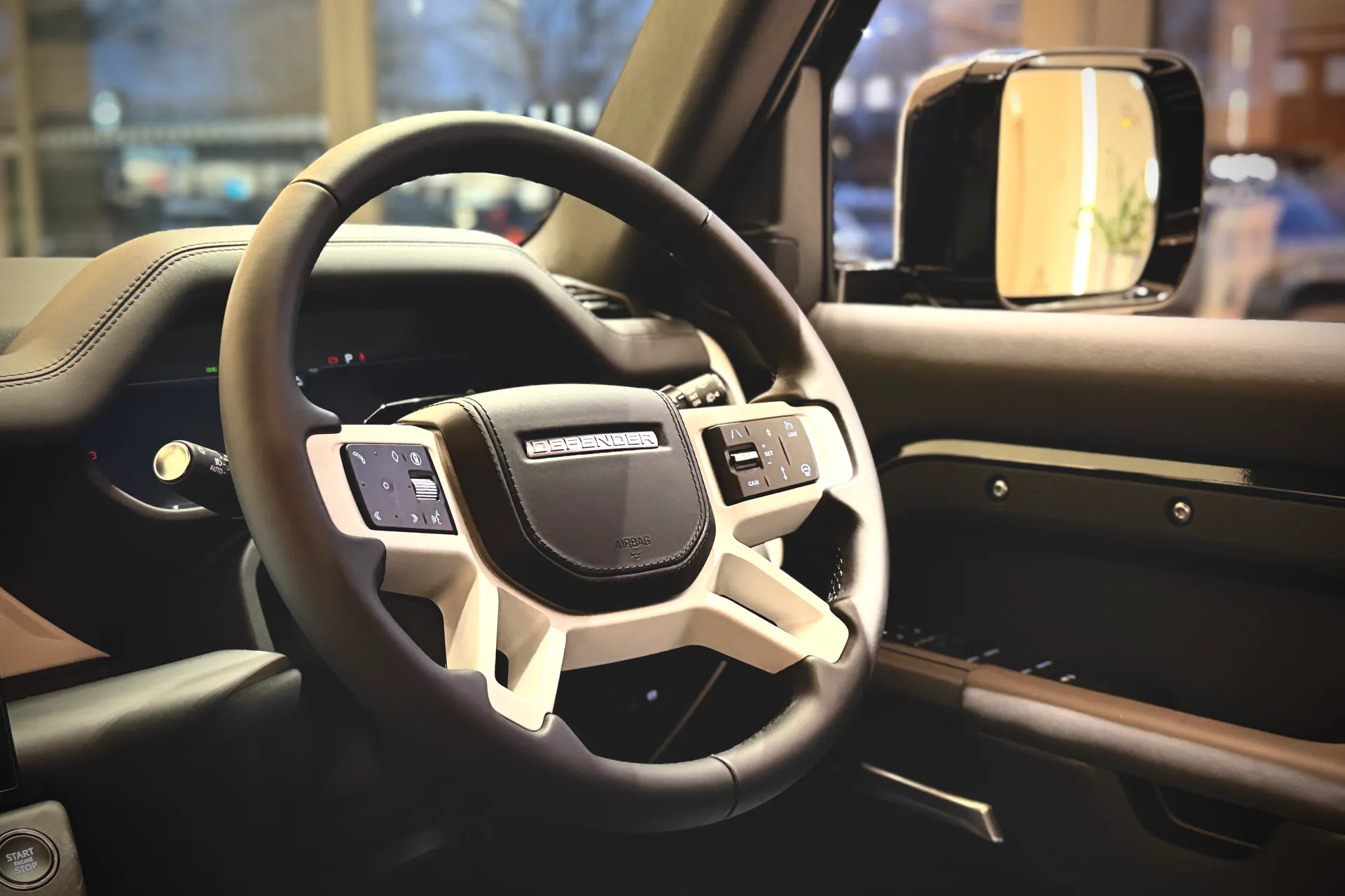 LAND ROVER Defender 130 thumbnail image number 23