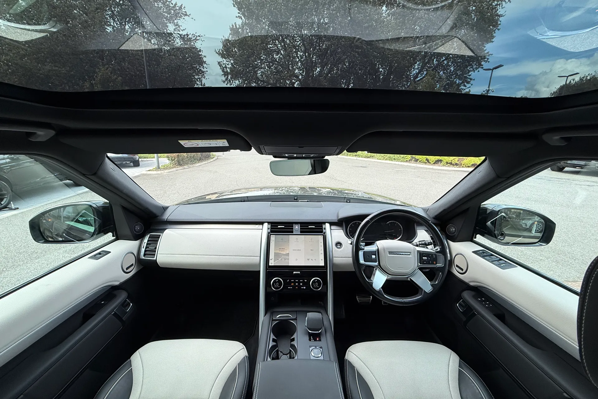 LAND ROVER DISCOVERY thumbnail image number 3