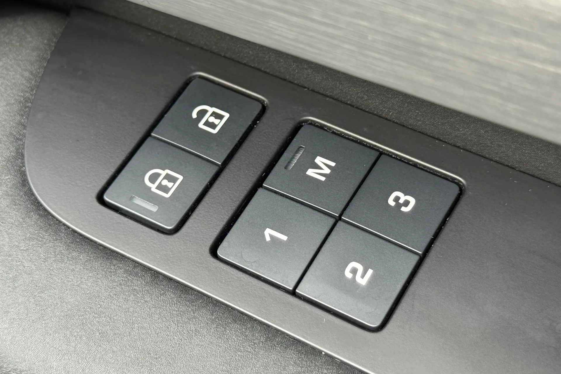 LAND ROVER DISCOVERY thumbnail image number 57